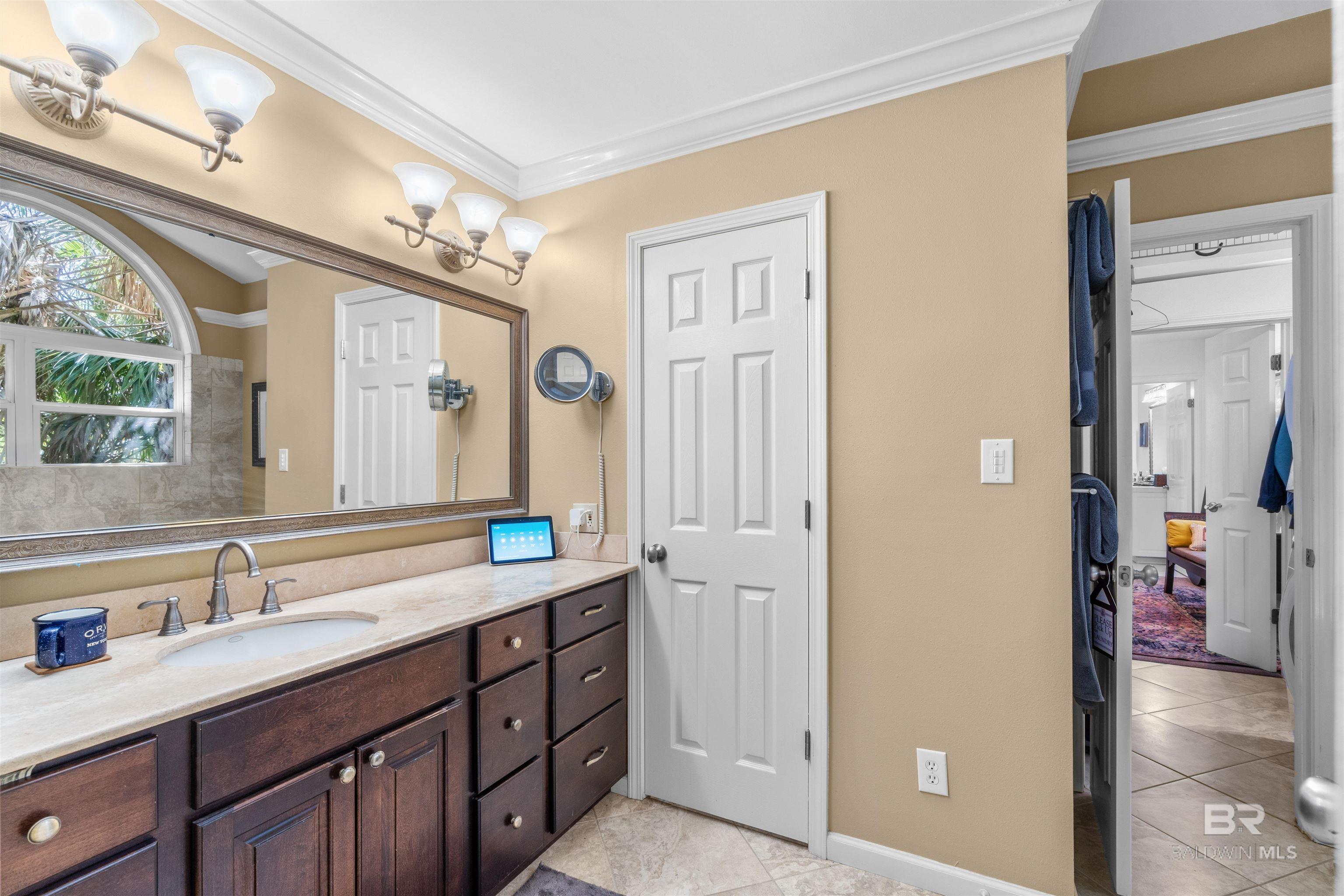 https://zimg.paragon.ice.com/ParagonImages/Property/PG/BCAR/397172/28/0/0/d3e5513e455f6111c47b9f30ee75d415/7/cef3990dc67490569a5351aff76af655/397172-b3e9eef8-14c5-4e8a-911b-c337b4bfbcc1.JPG