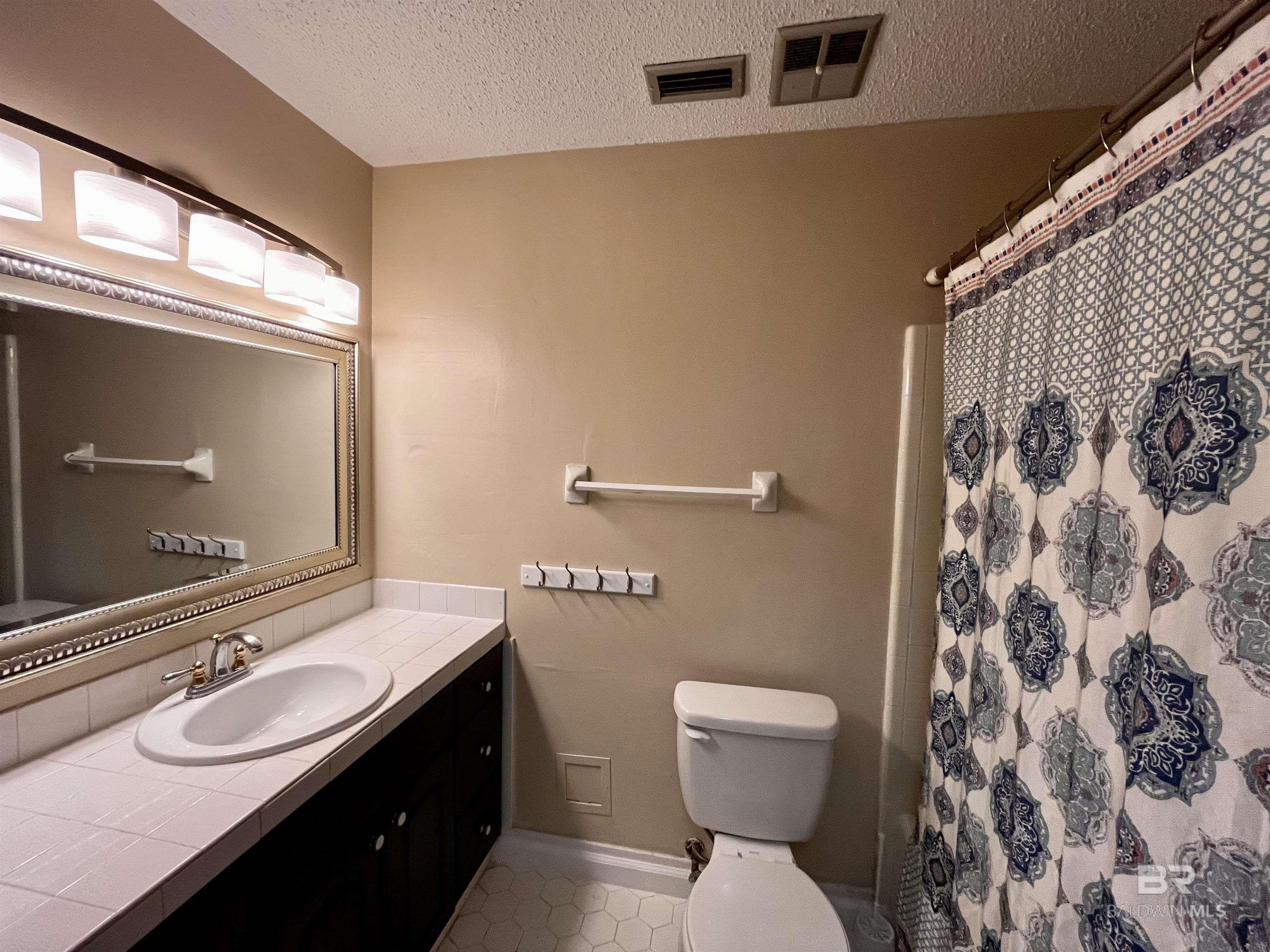https://zimg.paragon.ice.com/ParagonImages/Property/PG/BCAR/397173/16/0/0/8153348e2cca5a6e7d2f2e5aec6ccf25/7/50d7ecd7dfd3046de5e427376641802b/397173-2c648bb8-a3cd-4318-bec7-e078b6f22d13.JPG