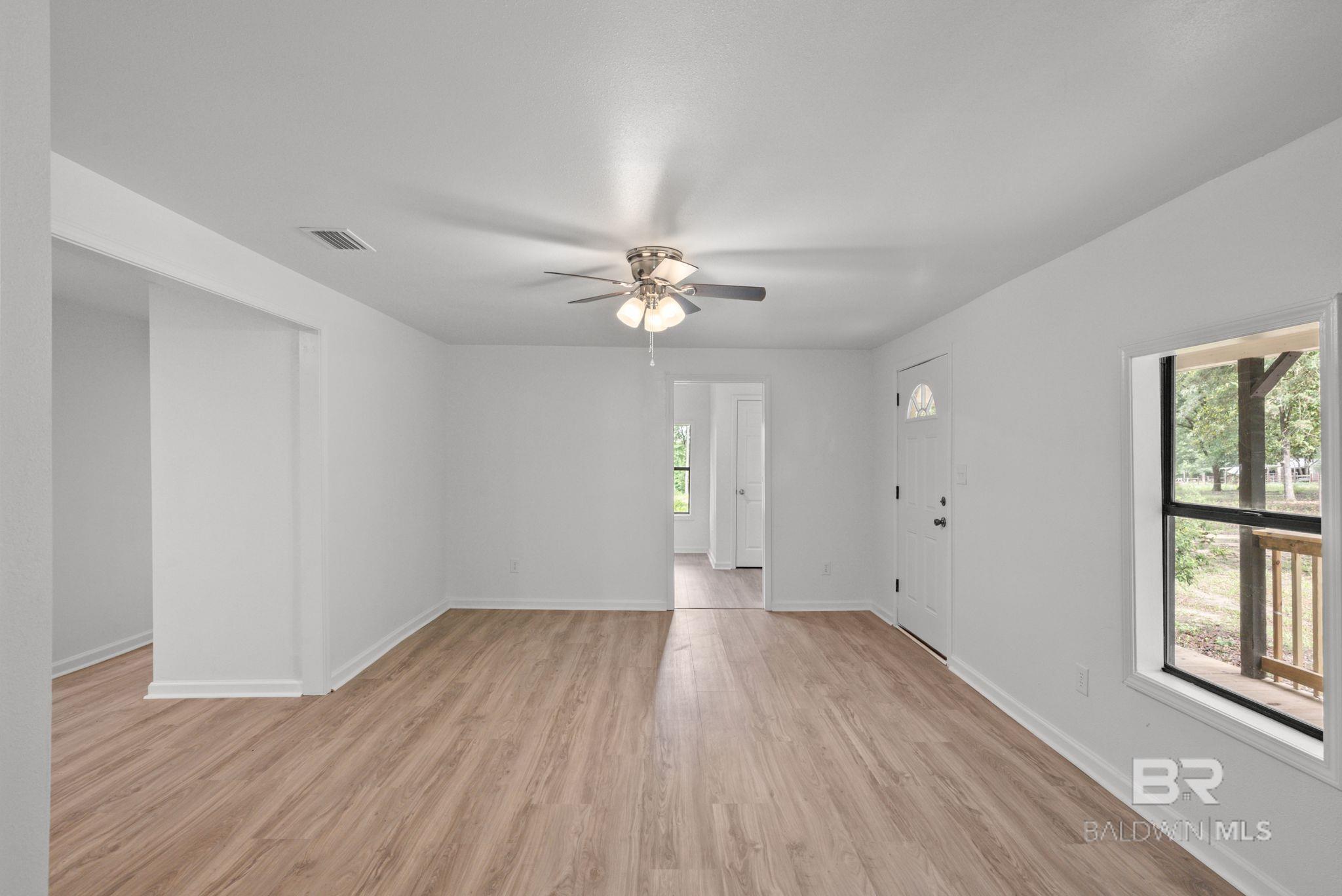 https://zimg.paragon.ice.com/ParagonImages/Property/PG/BCAR/397174/8/0/0/98697bc3f6c748b9ddf161ce958763c9/7/0aa2198810ab9e19f2518419a9400b24/397174-4ab9d595-9470-475c-8089-c224069fae2d.JPG