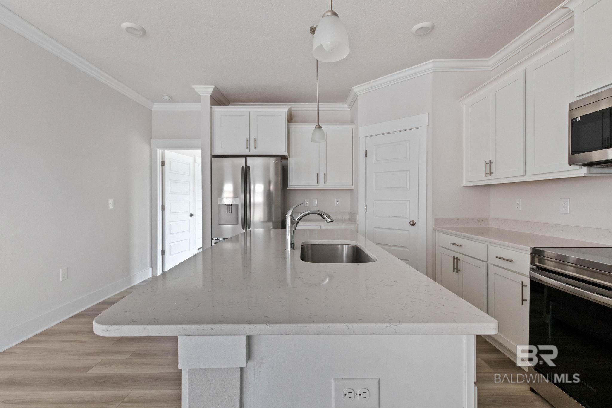 https://zimg.paragon.ice.com/ParagonImages/Property/PG/BCAR/397192/31/0/0/f1b4338771e2ec2c0375c4ef976fb29b/7/a1acf600b00161710824291a56c9d269/397192-2d65a6b1-f080-4b1f-b52b-e48ab684a0ca.JPG