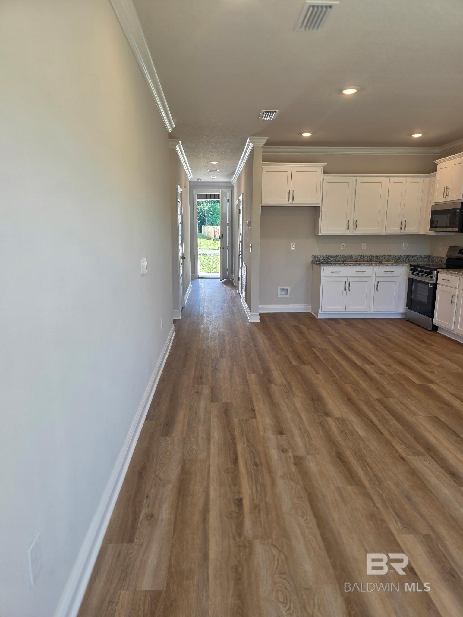 https://zimg.paragon.ice.com/ParagonImages/Property/PG/BCAR/397227/4/0/0/53ec6129a0573812e6c960da49e3b32c/7/643f6607fc5ff1c9c129ab3a0a1ae101/397227-c8c073b9-9975-4a10-bb5f-79a6016ef860.JPG