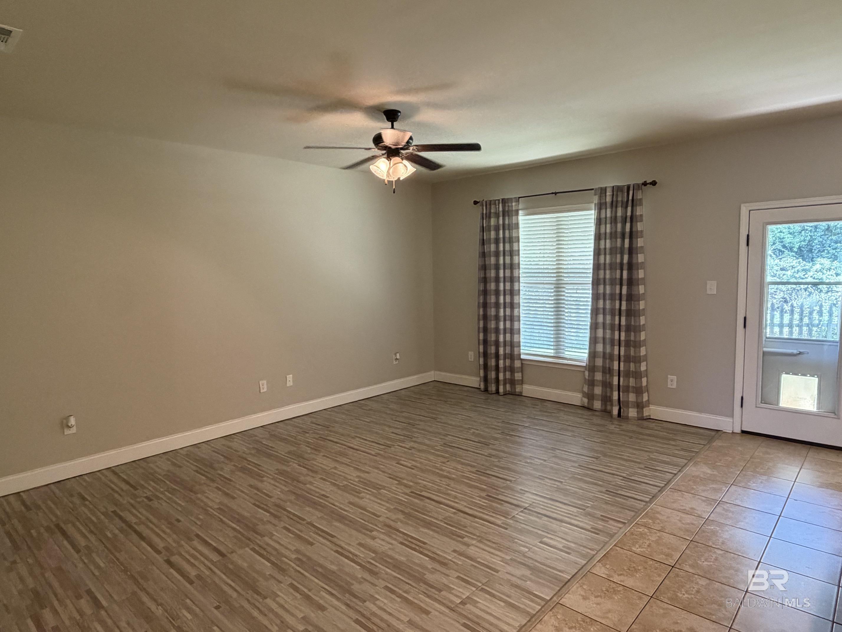 https://zimg.paragon.ice.com/ParagonImages/Property/PG/BCAR/397229/9/0/0/0f9939f7954b0368aa7e81eda05d9557/7/6d8f23ab48eadf7ec0cd7363ce6110cf/397229-9b99ac17-7206-4936-962b-55ef4f69a708.JPG