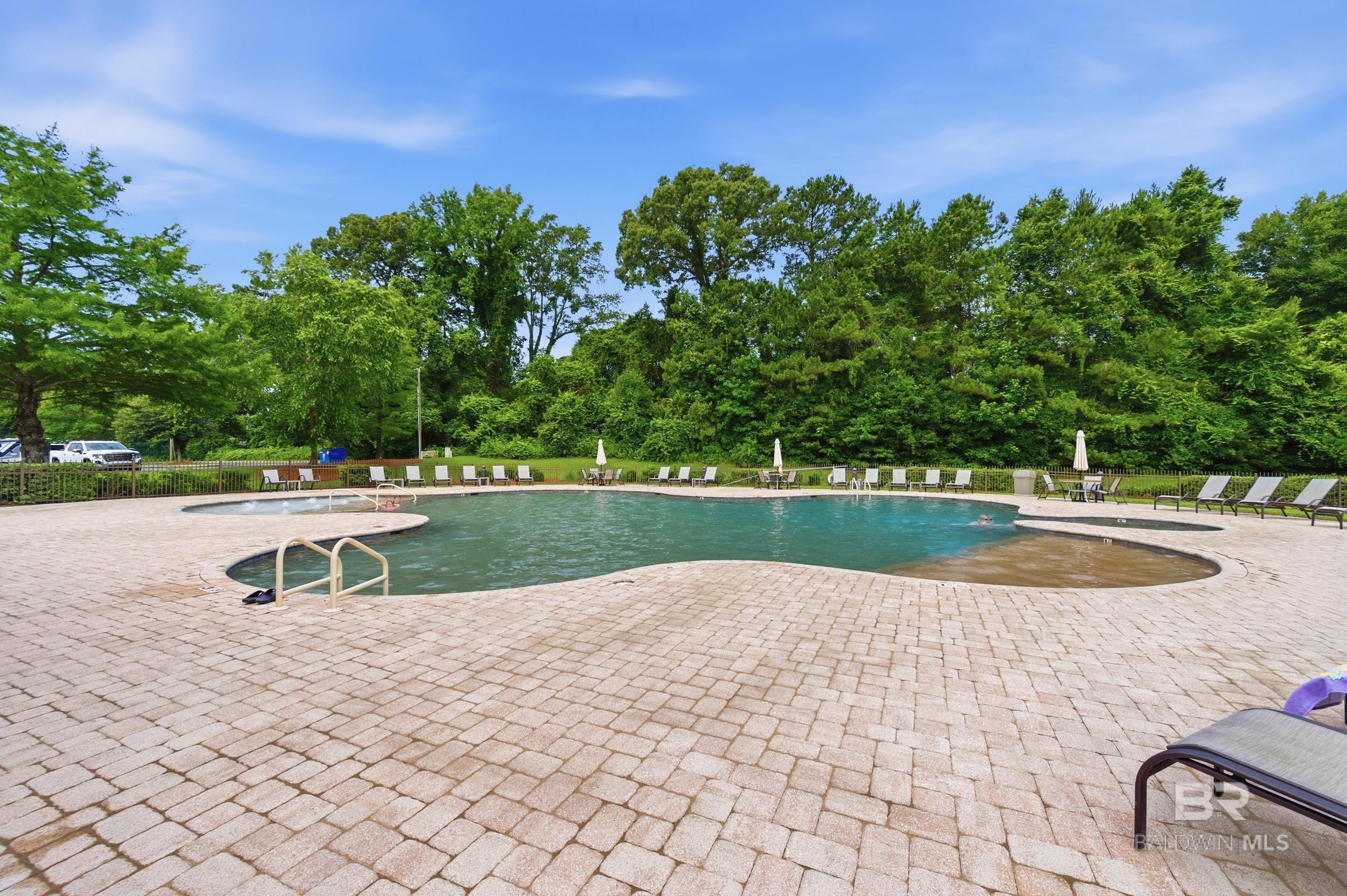 https://zimg.paragon.ice.com/ParagonImages/Property/PG/BCAR/397243/57/0/0/aa95f73352edba1eed30aa6aafc9cae5/7/146ce1ca0e1e6cc6427b41713effb1ee/397243-f852d6c1-80f0-4202-909e-f8521f4e39db.JPG