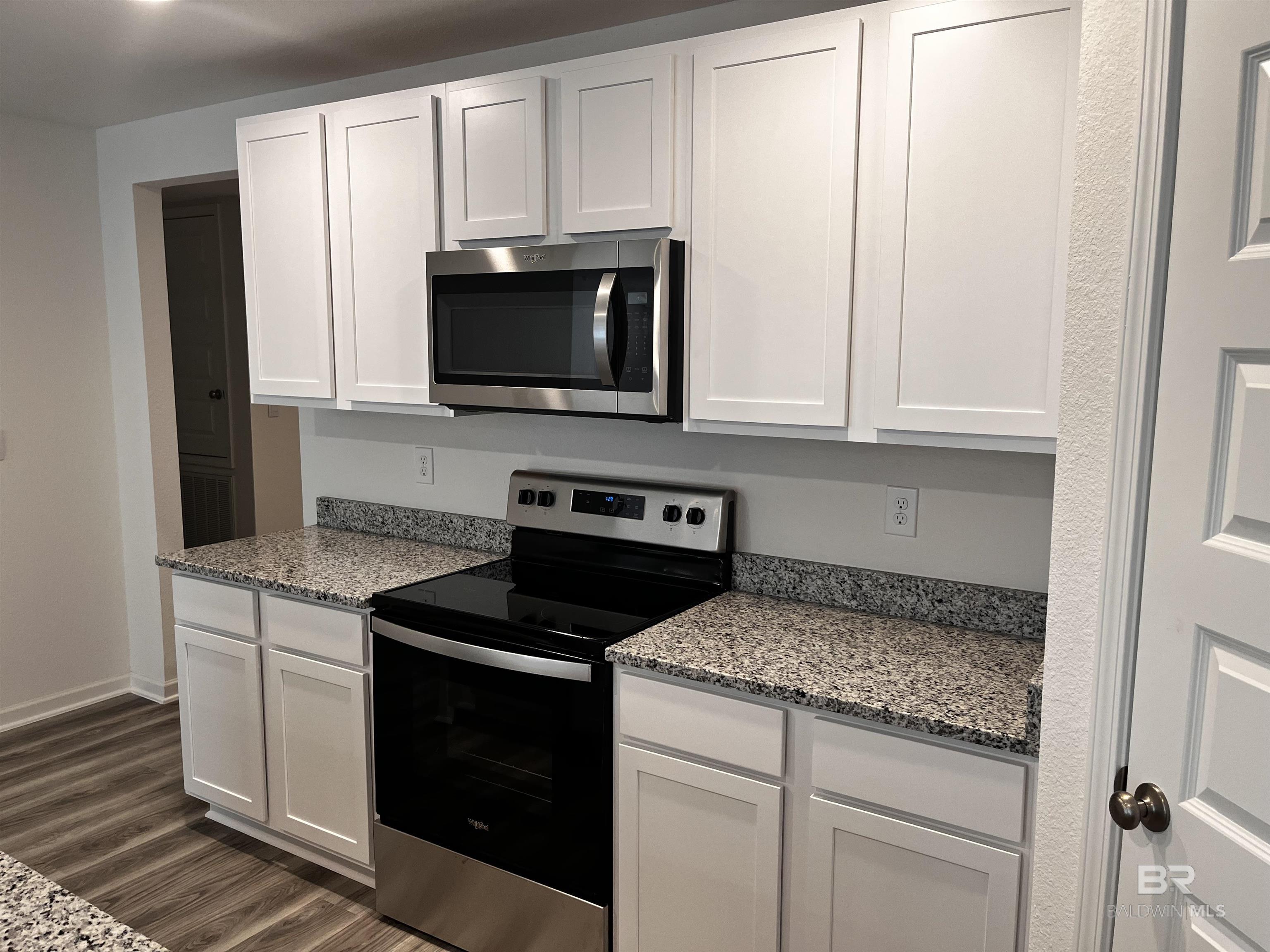 https://zimg.paragon.ice.com/ParagonImages/Property/PG/BCAR/397263/1/0/0/03d150c8b40bc136286772e4670b98f7/7/7ab4d26a3f9651cef2c94186f7cf3ac1/397263-EAAF45C9-89F3-4B59-A7A8-3568274BEBC1.JPG