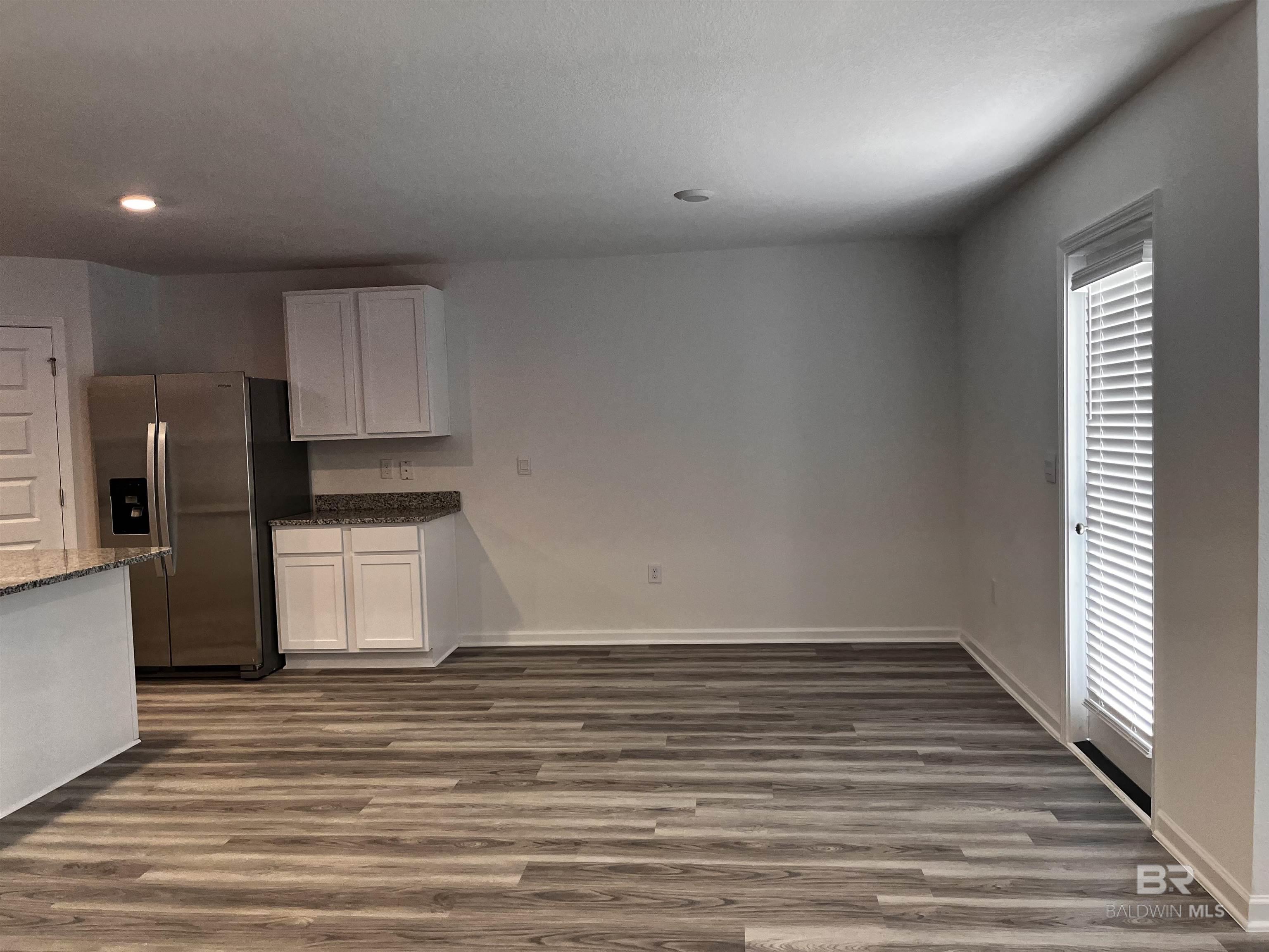https://zimg.paragon.ice.com/ParagonImages/Property/PG/BCAR/397263/9/0/0/647b1b66db4996a0f1ad85286fd38c69/7/7ab4d26a3f9651cef2c94186f7cf3ac1/397263-7F5A3A77-F631-4AE5-9DA7-87B57A1AF749.JPG