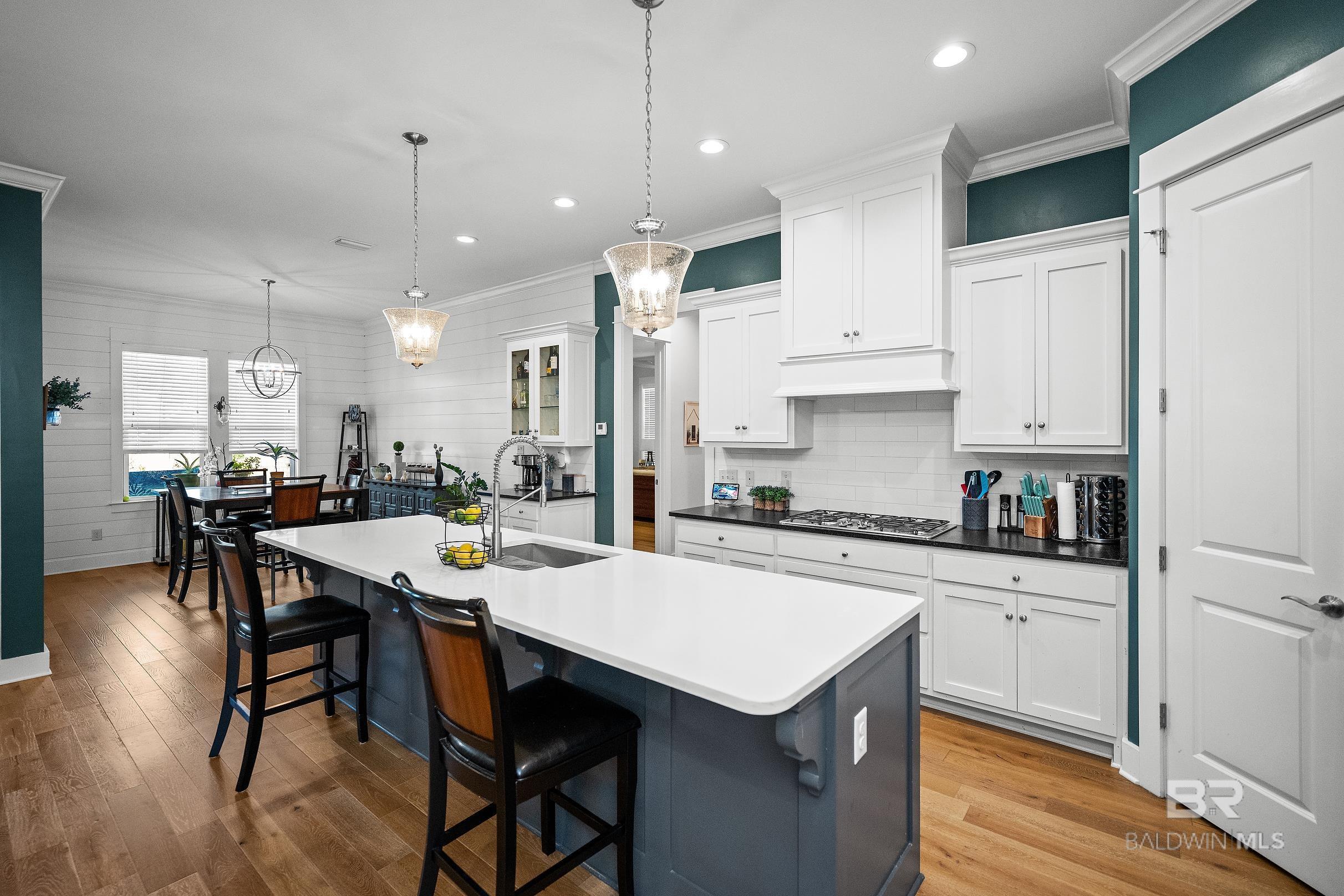https://zimg.paragon.ice.com/ParagonImages/Property/PG/BCAR/397279/12/0/0/386fb5c8220aaa500a7f076561d06ad9/7/032028f58d0db046a04f919abeba831d/397279-8ba3dec9-09d8-4aa1-8cd1-ac2a54a31d5b.JPG