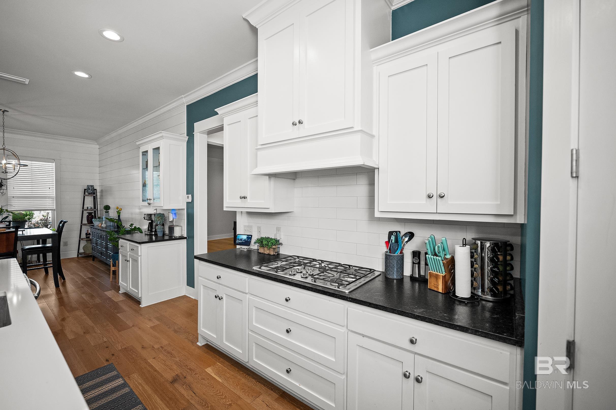 https://zimg.paragon.ice.com/ParagonImages/Property/PG/BCAR/397279/16/0/0/9fb6341ac71b7219873d37737ae28705/7/032028f58d0db046a04f919abeba831d/397279-01c66c23-bd95-4129-8a07-6df5feee4799.JPG