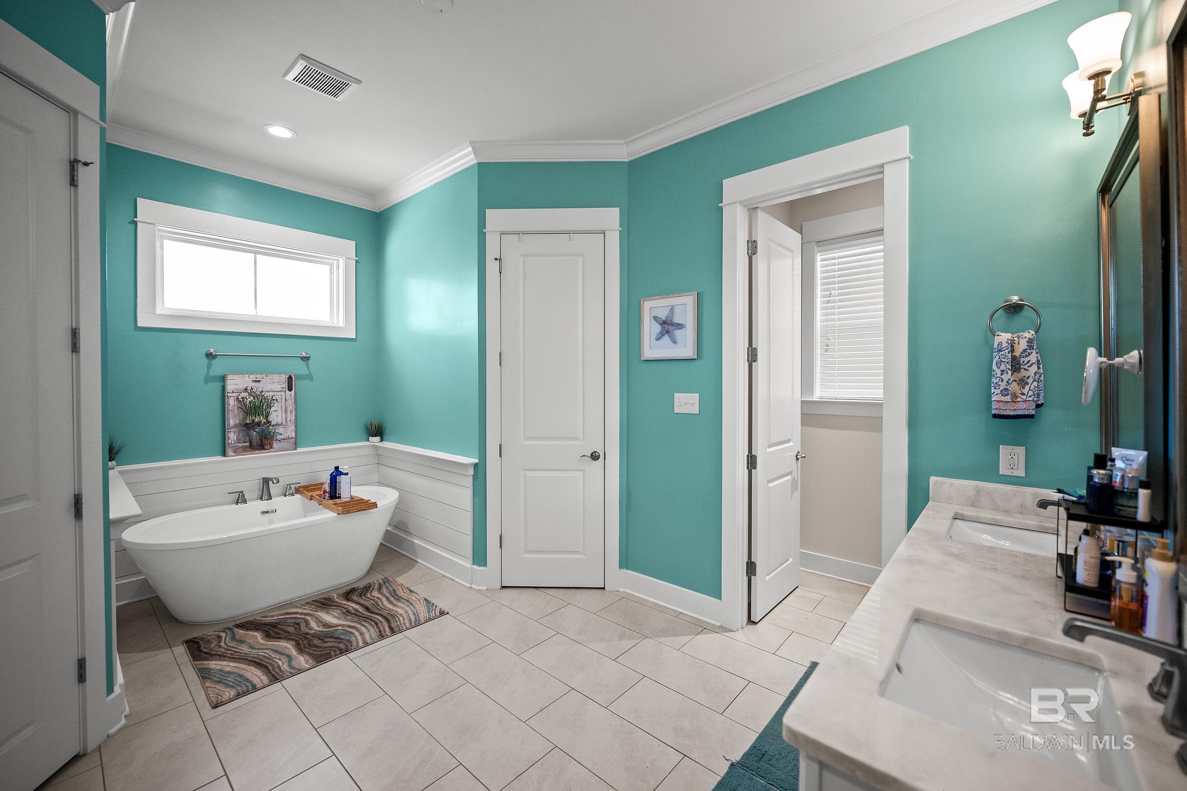 https://zimg.paragon.ice.com/ParagonImages/Property/PG/BCAR/397279/24/0/0/f13dfb5271a824027c6e19dbdfe8cac6/7/032028f58d0db046a04f919abeba831d/397279-4c7e6910-91e1-4533-86a1-89f03cf407f1.JPG