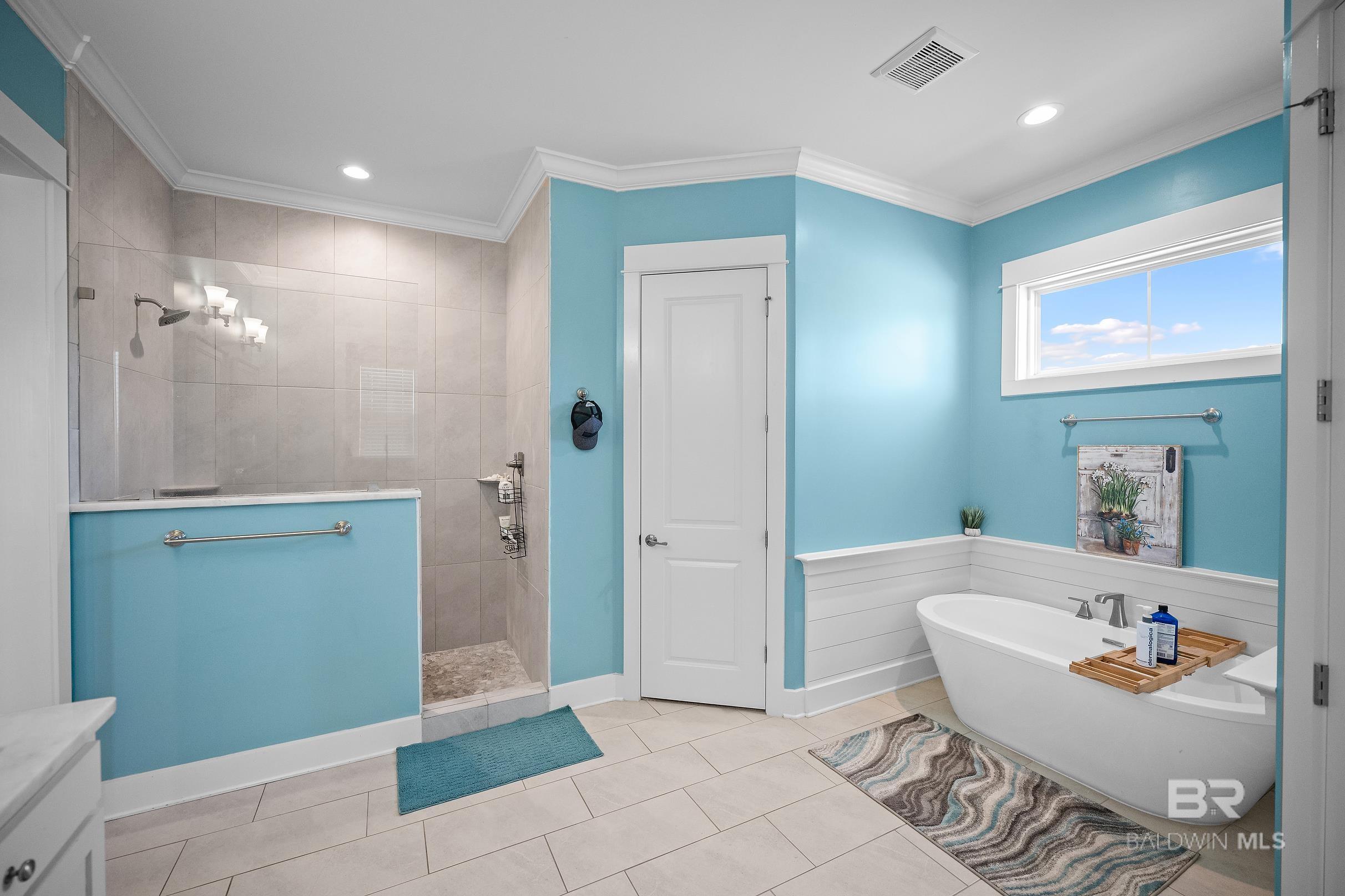 https://zimg.paragon.ice.com/ParagonImages/Property/PG/BCAR/397279/29/0/0/70b462a341cf59ccc0e8ab260b661e49/7/032028f58d0db046a04f919abeba831d/397279-75e5d56b-ed0f-4f09-8890-4eceb3bef2a1.JPG