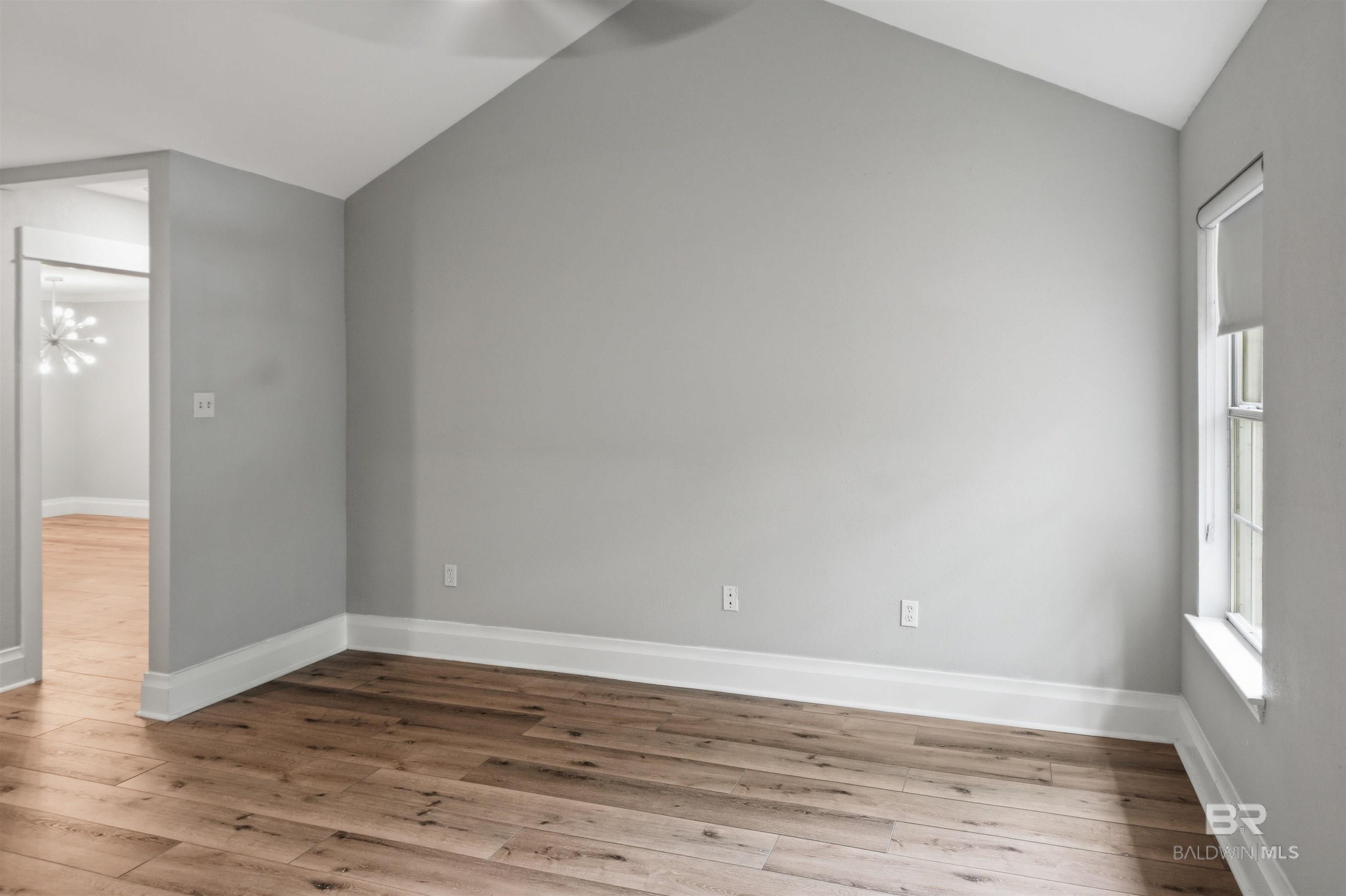 https://zimg.paragon.ice.com/ParagonImages/Property/PG/BCAR/397281/30/0/0/7fe52defe15174e99476f837ad1b4b29/7/9ac59ba486845f0a940810d786fca97b/397281-4b1e915f-32f9-41da-80c8-9aaebaf2b216.JPG