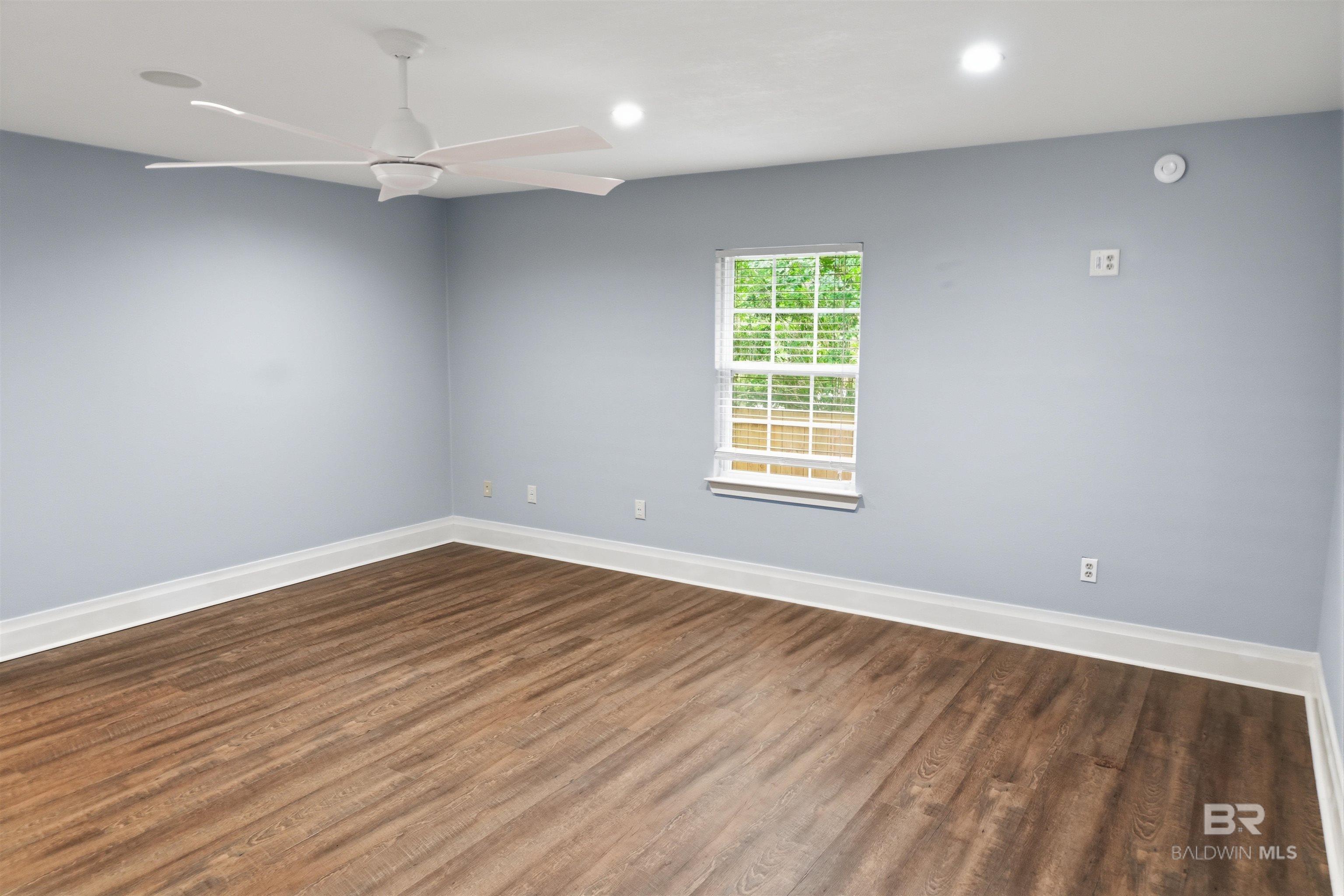 https://zimg.paragon.ice.com/ParagonImages/Property/PG/BCAR/397281/46/0/0/4d23bb2a38219097b035974658d3441e/7/9ac59ba486845f0a940810d786fca97b/397281-582a20b6-9055-4a9c-82a8-cec539382972.JPG