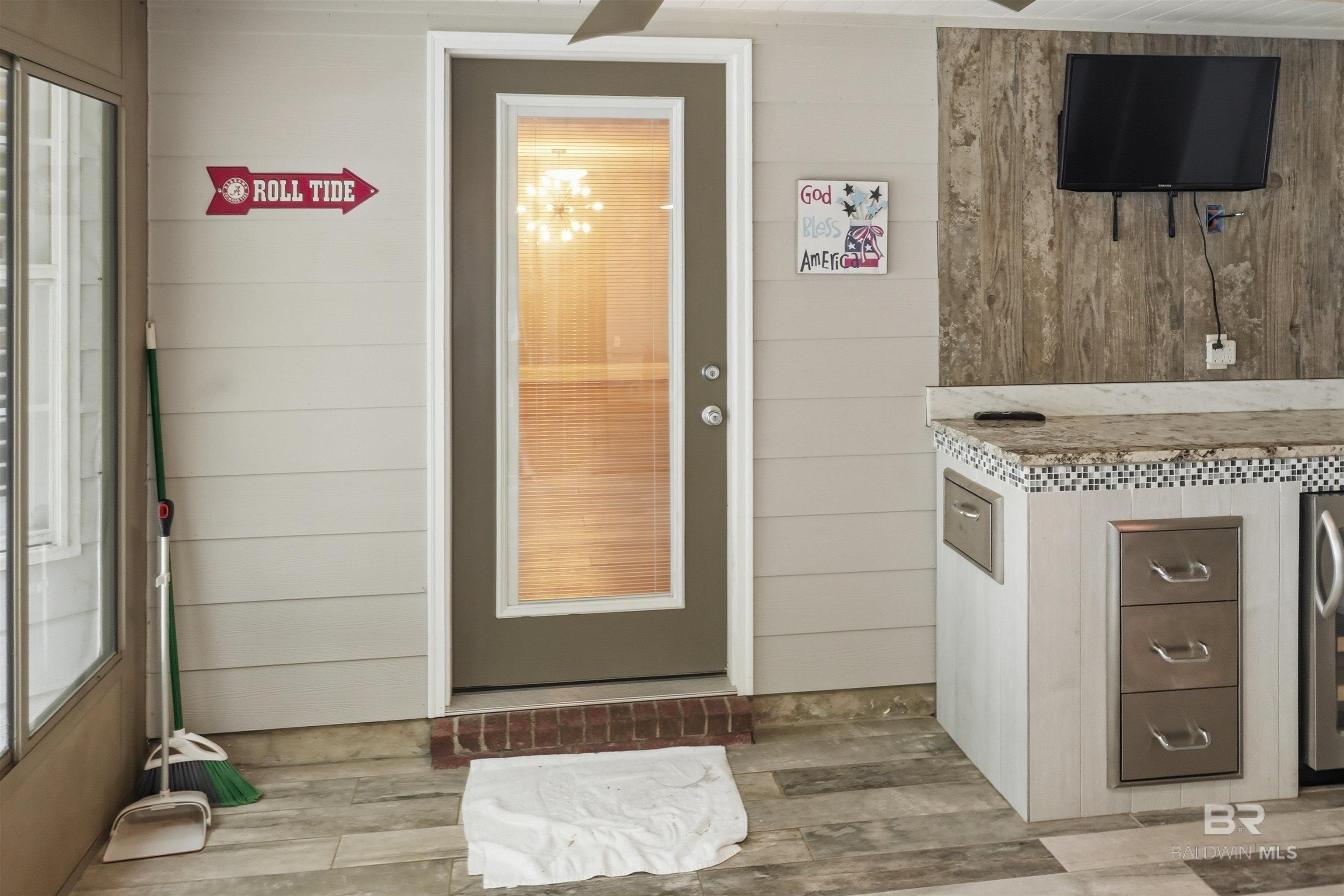 https://zimg.paragon.ice.com/ParagonImages/Property/PG/BCAR/397281/47/0/0/f4cac1f9a71699631574d9278b370790/7/9ac59ba486845f0a940810d786fca97b/397281-bc52ebcd-68ee-4dcd-8a97-e1ae20c6eac0.JPG