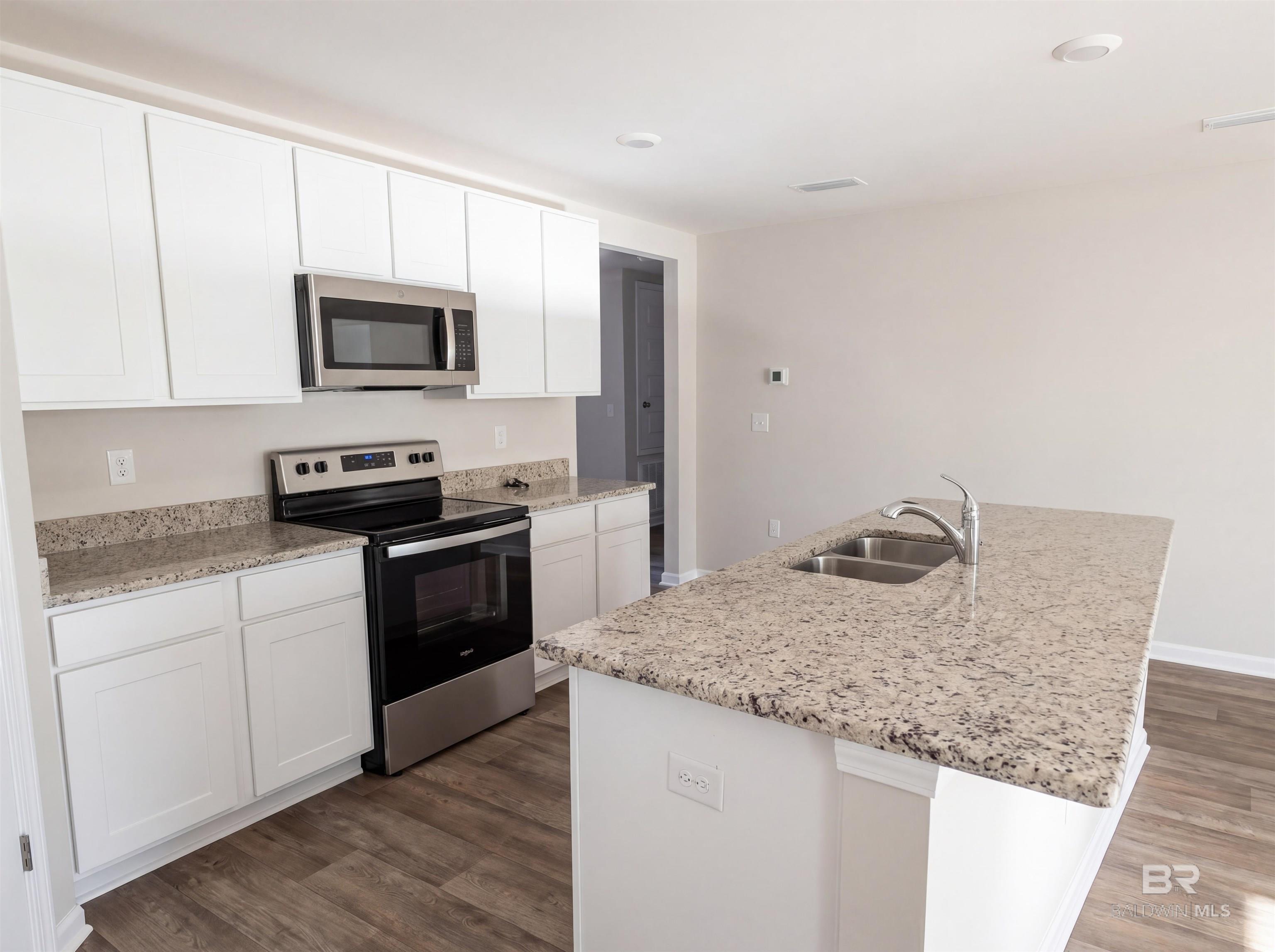https://zimg.paragon.ice.com/ParagonImages/Property/PG/BCAR/397282/7/0/0/d27bd574f786062e770dc1d71681647e/7/c747431f59dd49bcd99ab797733e97df/397282-1d1a037f-be06-4b5b-a055-c2230454a8c3.JPG