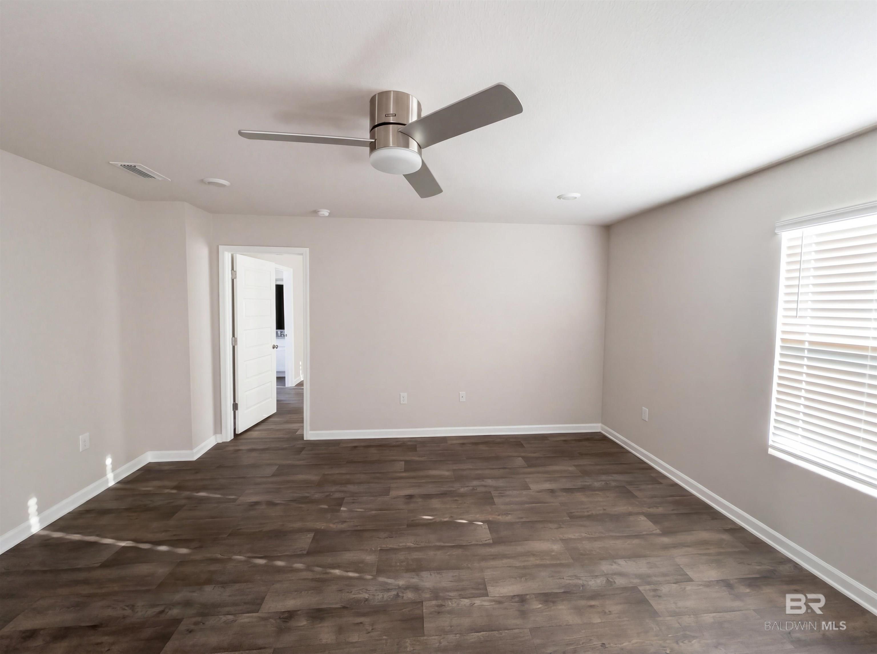 https://zimg.paragon.ice.com/ParagonImages/Property/PG/BCAR/397282/9/0/0/c7275ad42b70dba7a07be981fcf0e61f/7/c747431f59dd49bcd99ab797733e97df/397282-3363e168-7843-4fb4-8026-415cf61587b9.JPG