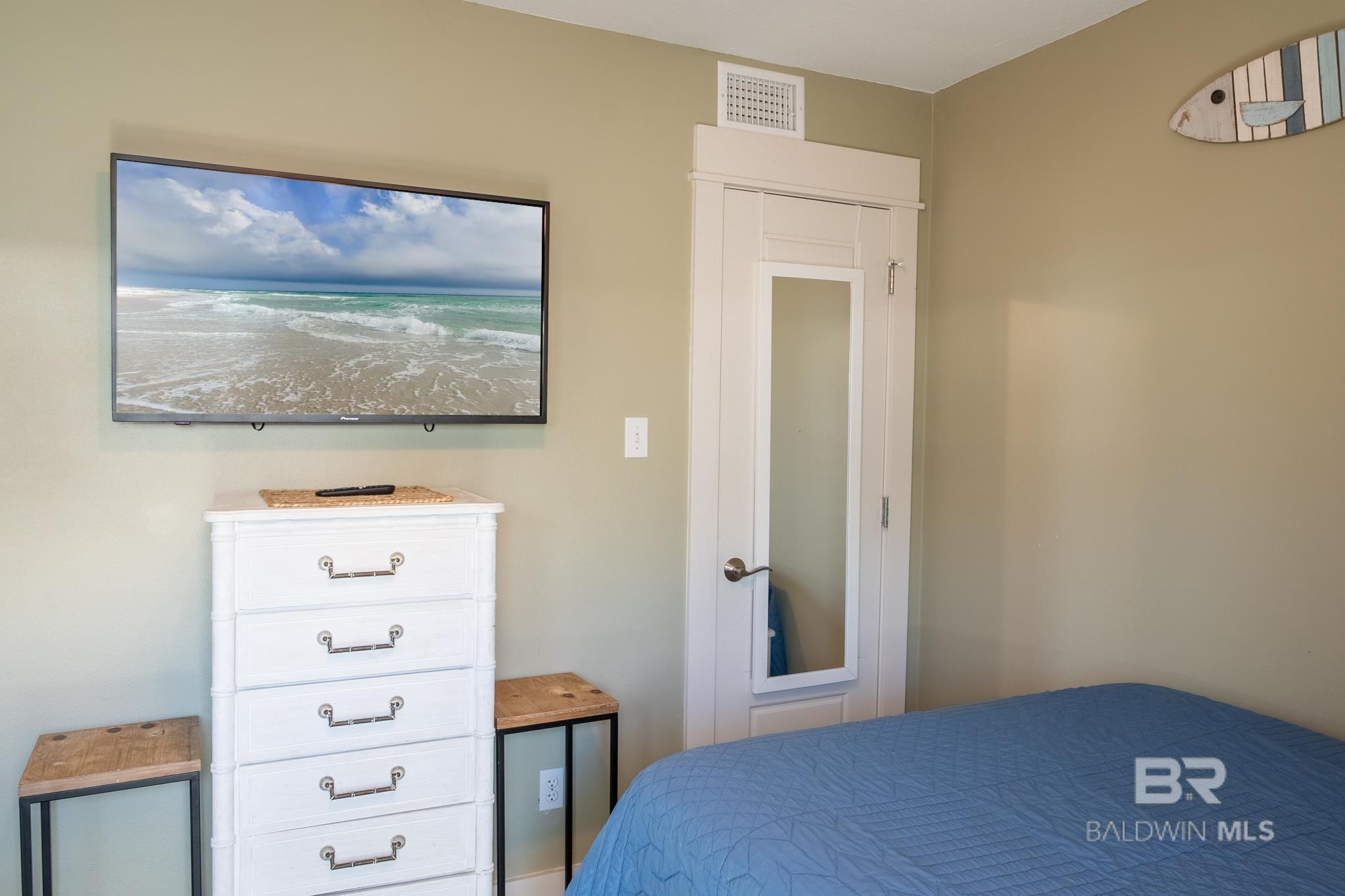 https://zimg.paragon.ice.com/ParagonImages/Property/PG/BCAR/397283/19/0/0/e1fb0d7954e12cfbb03f4de44fcb77d8/7/bed55957aad250c732f1fa1459ea7802/397283-08BD8EBE-ADAB-4981-A084-3E000057393C.JPG