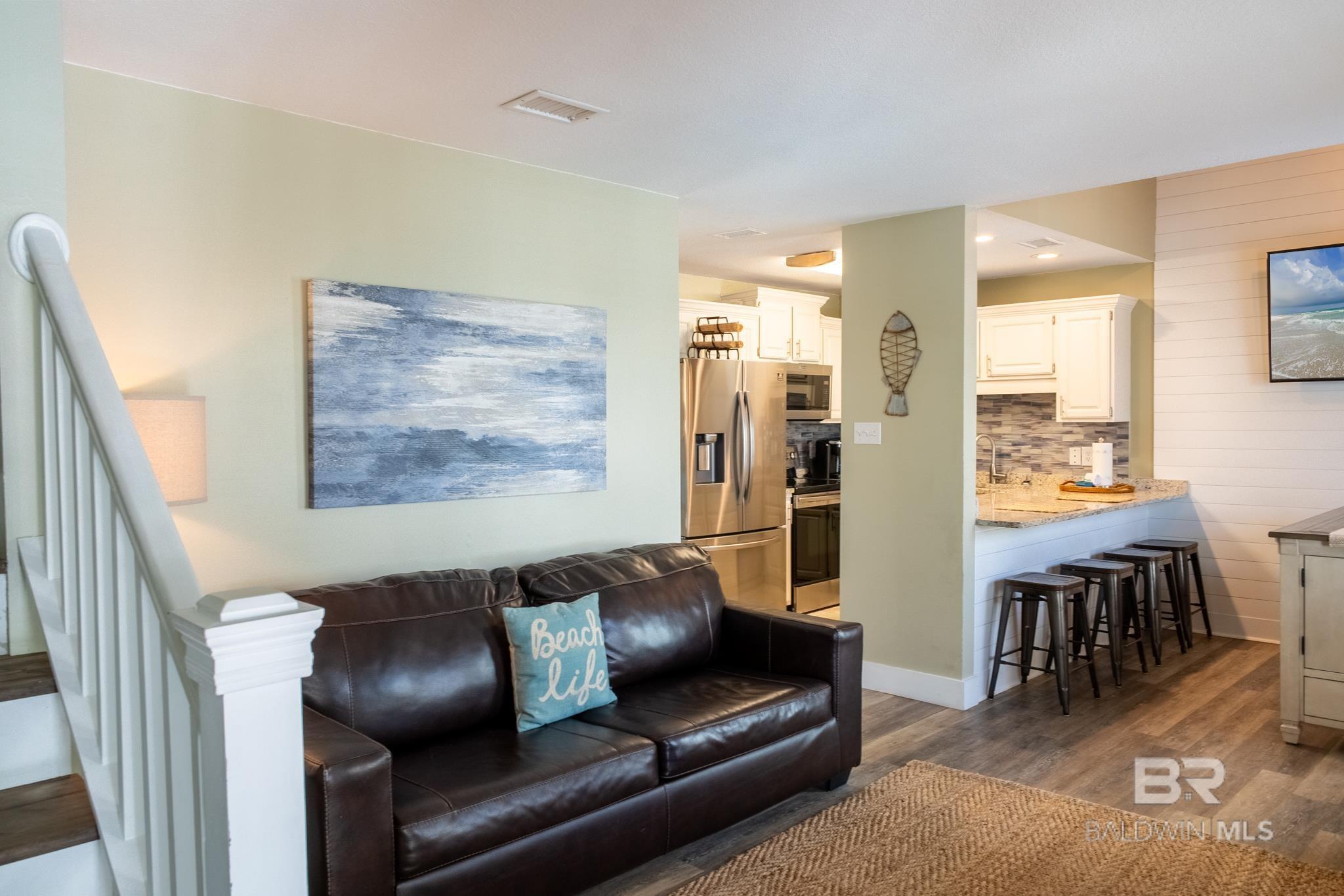 https://zimg.paragon.ice.com/ParagonImages/Property/PG/BCAR/397283/3/0/0/65ee0db0afda85a561fc3b914dc597da/7/bed55957aad250c732f1fa1459ea7802/397283-268548D8-14FB-432D-BC1A-48A36C3EAE3C.JPG