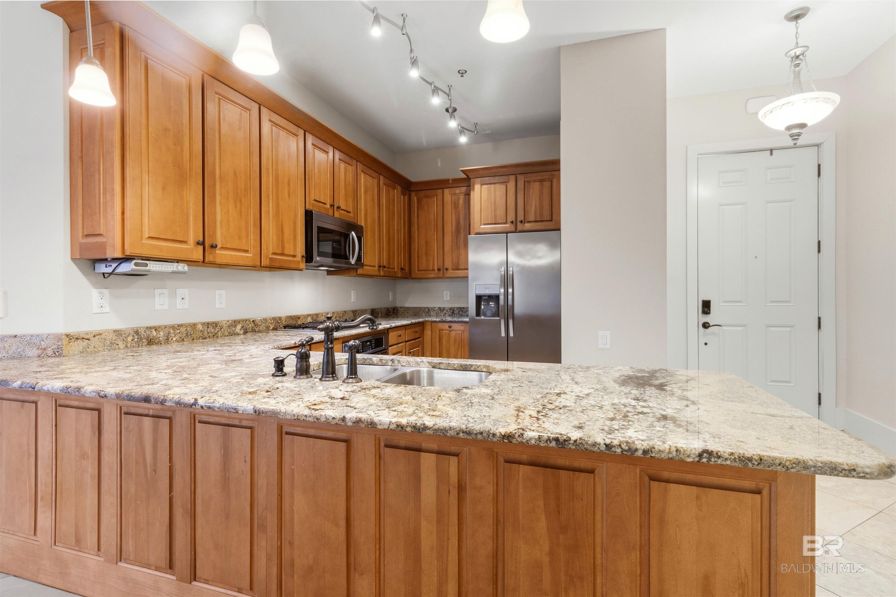 https://zimg.paragon.ice.com/ParagonImages/Property/PG/BCAR/397287/2/0/0/dbe2b903b396958ca2e2083208cee54c/7/78440538489eb9fb9bae7834965f02eb/397287-29c1384f-f456-4eda-9f55-74b7e6bde467.JPG