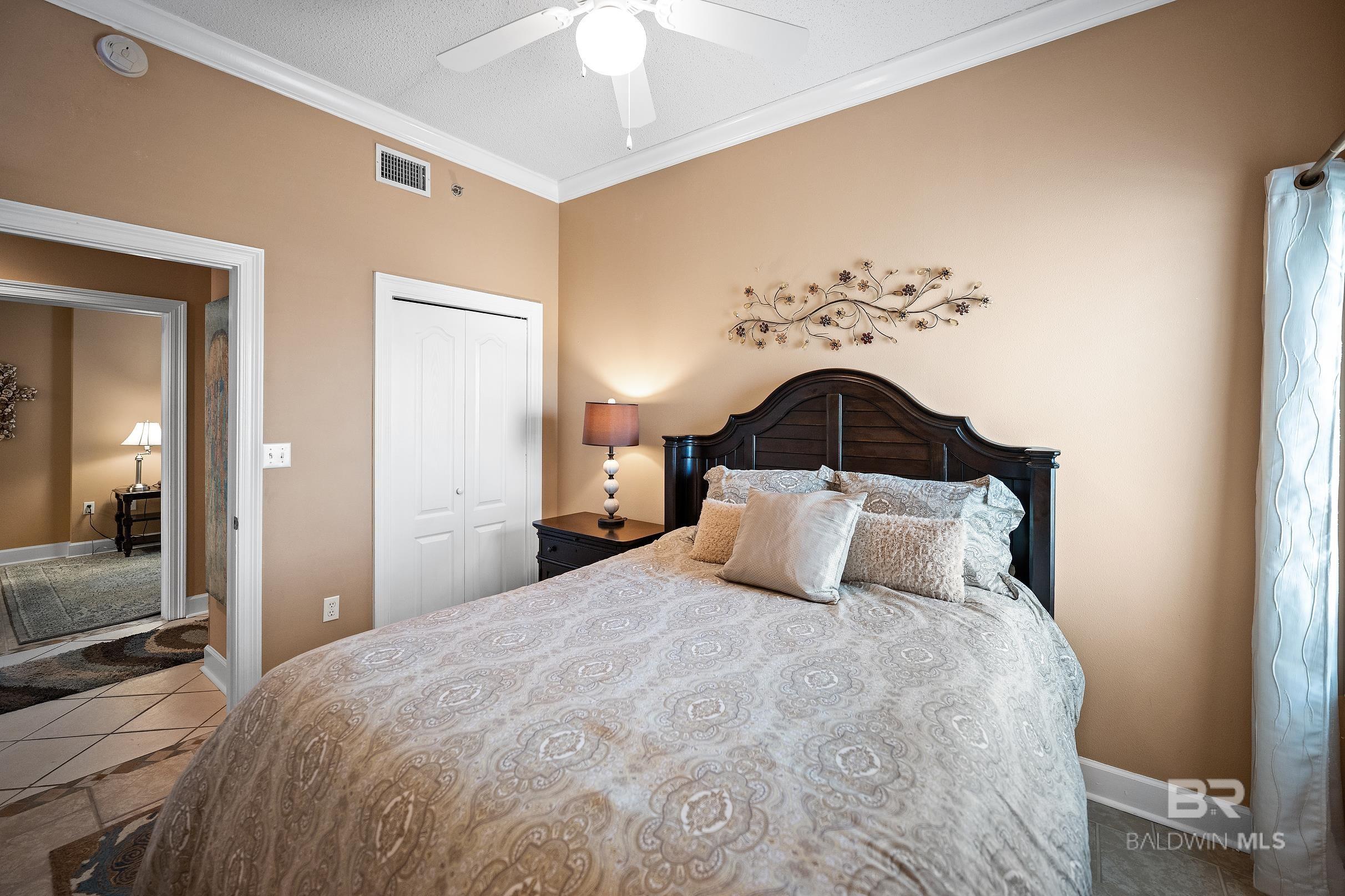 https://zimg.paragon.ice.com/ParagonImages/Property/PG/BCAR/397290/24/0/0/352b4253f3537badbb91c5bbef9b5390/7/1974e0f94c48722cc319d251b917f00f/397290-db33643b-29fc-4f87-88f4-3fbd1fc22aff.JPG