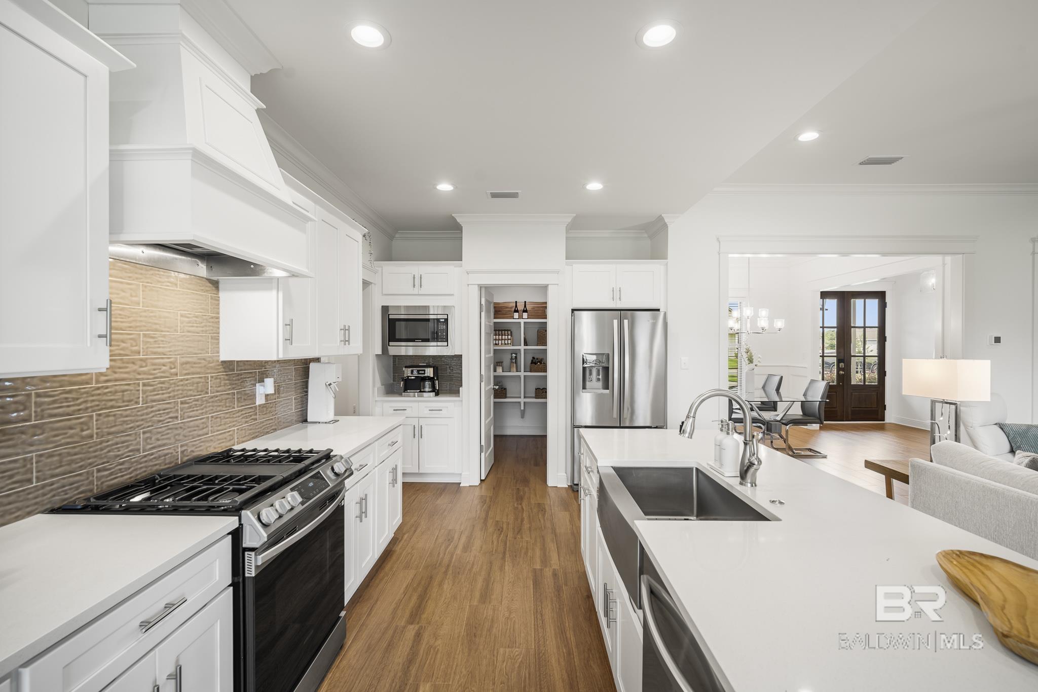 https://zimg.paragon.ice.com/ParagonImages/Property/PG/BCAR/397303/16/0/0/49830705ad9bfd30516dec6ef77de951/7/0dc4eb984a2493e3ed44abec7577dfa6/397303-49bdd343-5e86-465c-a76a-a3486eb86591.JPG