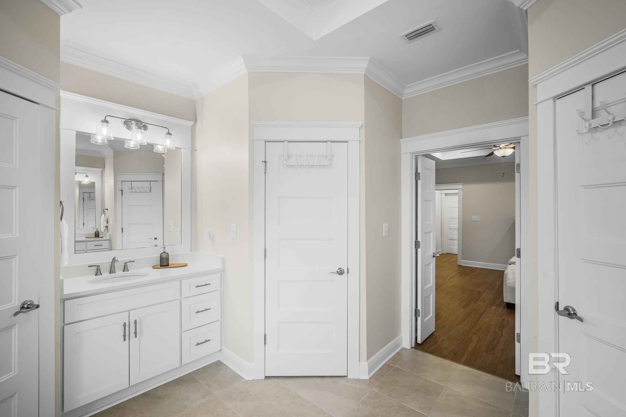 https://zimg.paragon.ice.com/ParagonImages/Property/PG/BCAR/397303/34/0/0/4ecc8abbd0f9ae7dec4091d16d203cee/7/0dc4eb984a2493e3ed44abec7577dfa6/397303-051e7821-e865-4f7c-a12e-c87a062817ad.JPG
