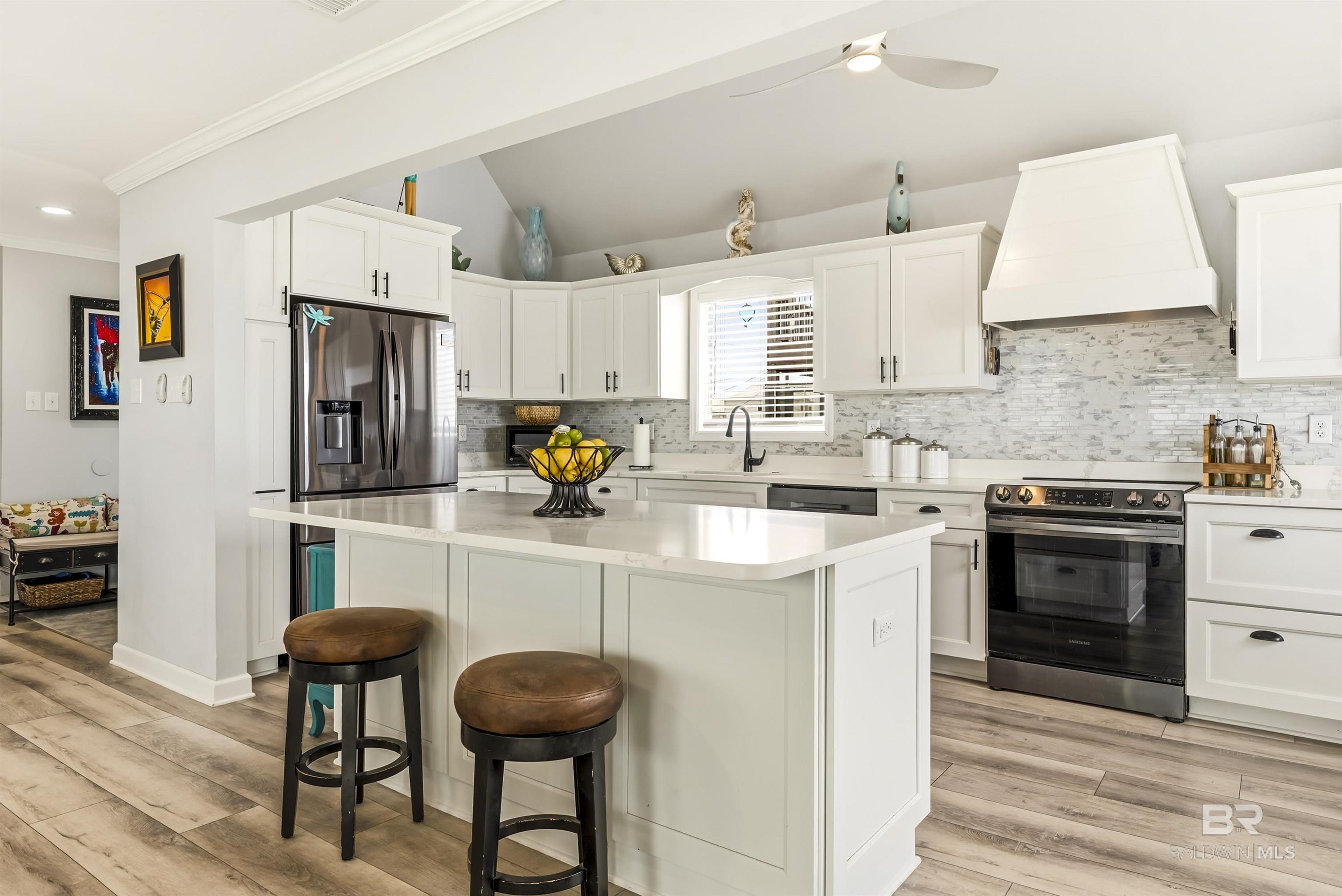 https://zimg.paragon.ice.com/ParagonImages/Property/PG/BCAR/397304/4/0/0/b1fb644ec76861f148a03528050c13e1/7/fb1379250d6842c56013b6b121e3fdc3/397304-e74a9458-7f2b-4fbc-8ebc-30a49967016d.JPG