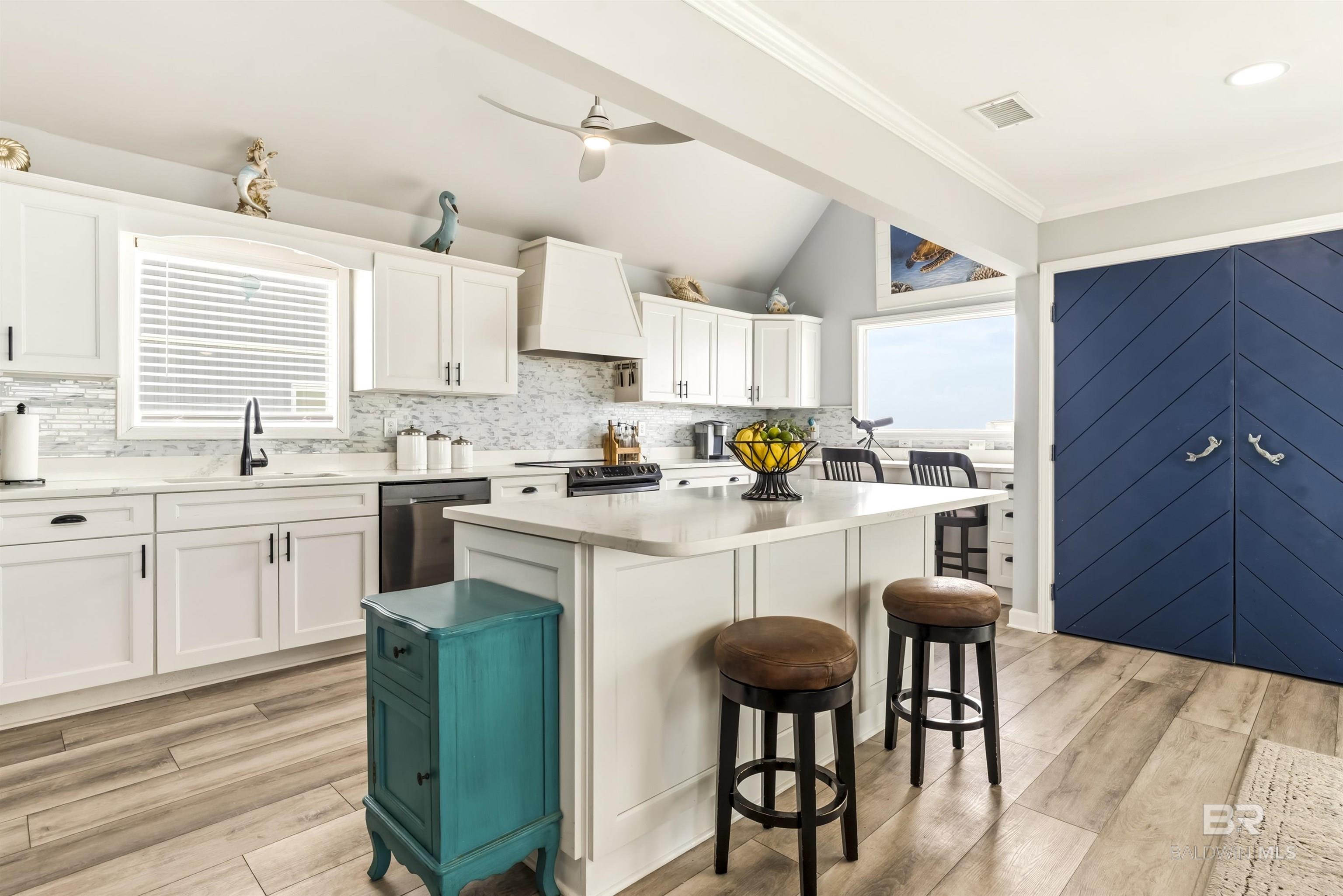 https://zimg.paragon.ice.com/ParagonImages/Property/PG/BCAR/397304/6/0/0/0d96a73c1f75f4f02ec61f41e33b1bc3/7/fb1379250d6842c56013b6b121e3fdc3/397304-2fad4b20-80a3-449b-8ba8-8c79bf0ead0f.JPG