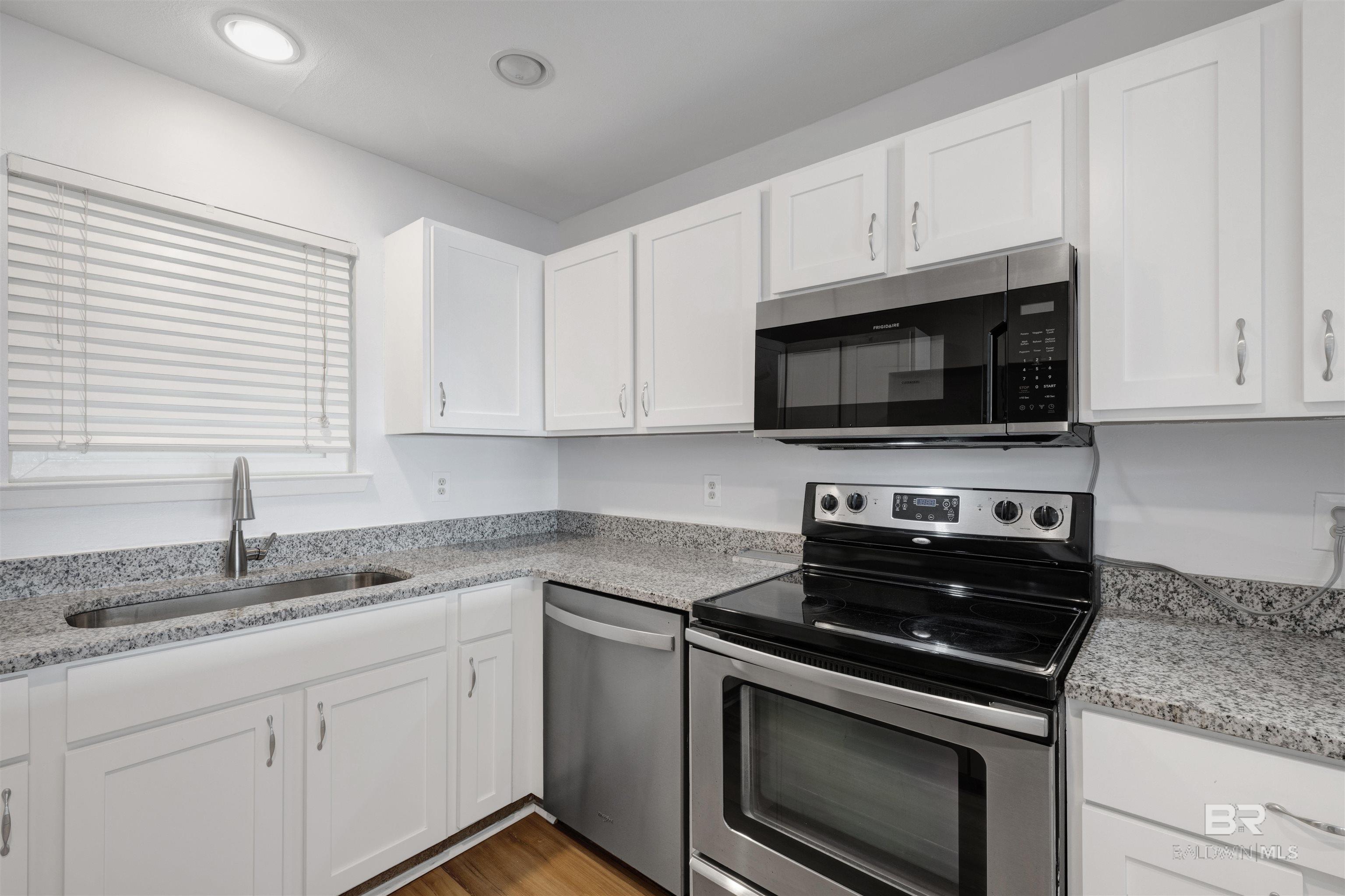 https://zimg.paragon.ice.com/ParagonImages/Property/PG/BCAR/397308/13/0/0/f45151dd7d2945dd7f64d4dc8ffd24c2/7/38239e66480d248c1c4a476ed8d155d7/397308-038607ea-fb96-4079-a80d-f2c1a86865e9.JPG