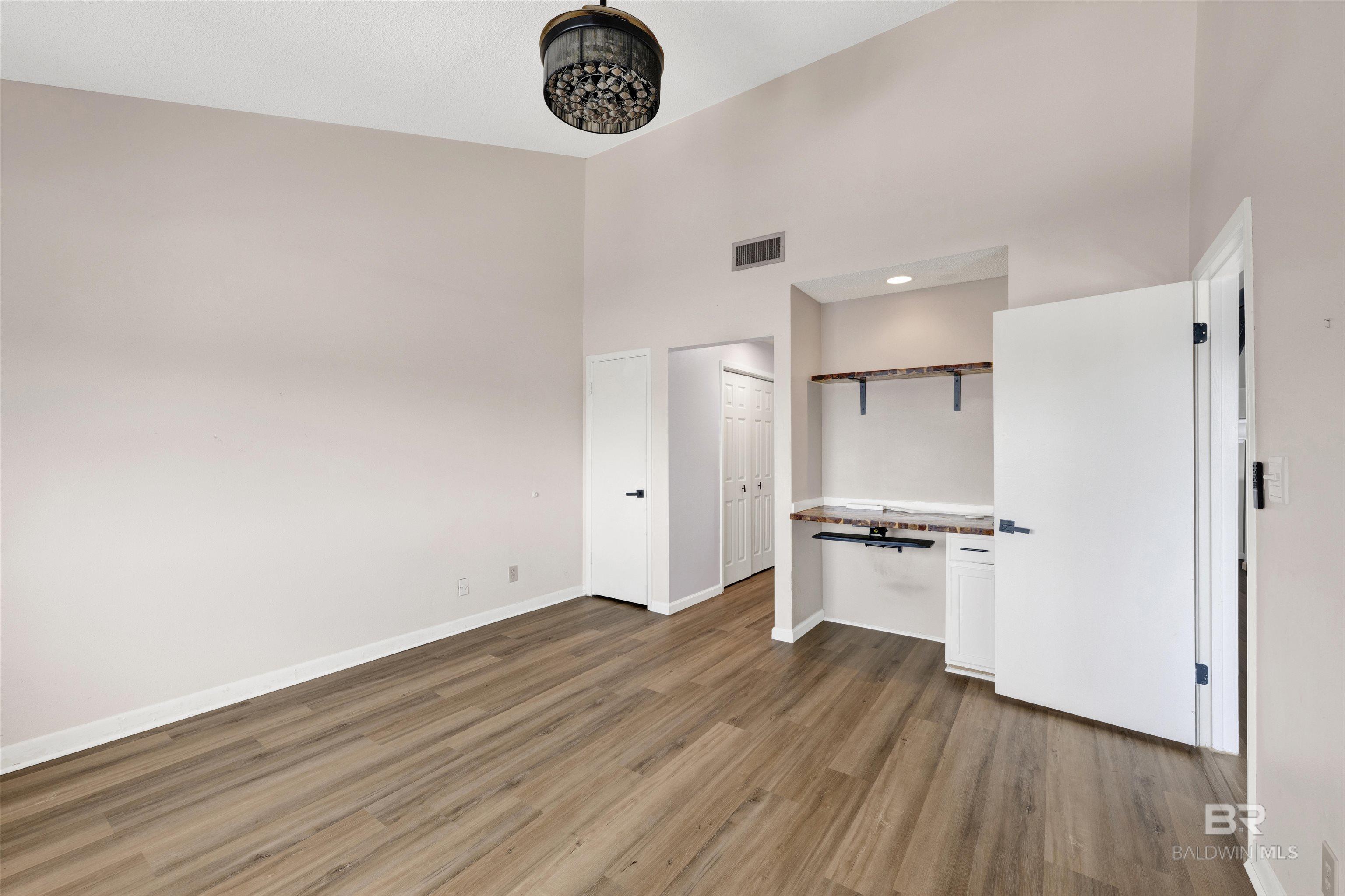 https://zimg.paragon.ice.com/ParagonImages/Property/PG/BCAR/397308/18/0/0/0b1dda988d4132f1a7d1c71ed70b0fd5/7/38239e66480d248c1c4a476ed8d155d7/397308-e2915b97-50f4-4e72-9b72-7d0ff31fe826.JPG