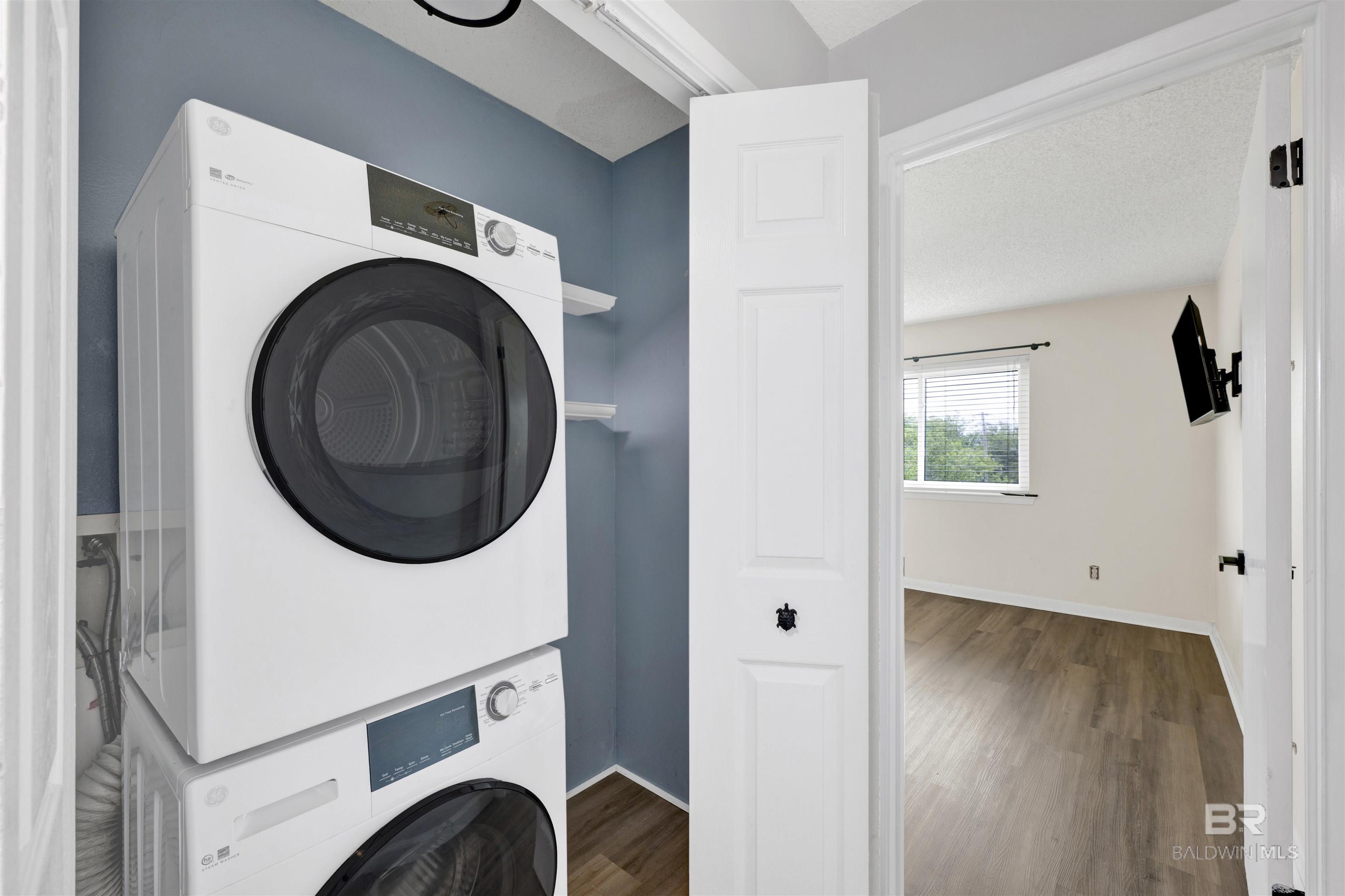 https://zimg.paragon.ice.com/ParagonImages/Property/PG/BCAR/397308/22/0/0/a11bd589c8f21e46f7134aa82a7e9b89/7/38239e66480d248c1c4a476ed8d155d7/397308-c7957094-15ee-4e53-91fa-fcadd8f5445a.JPG