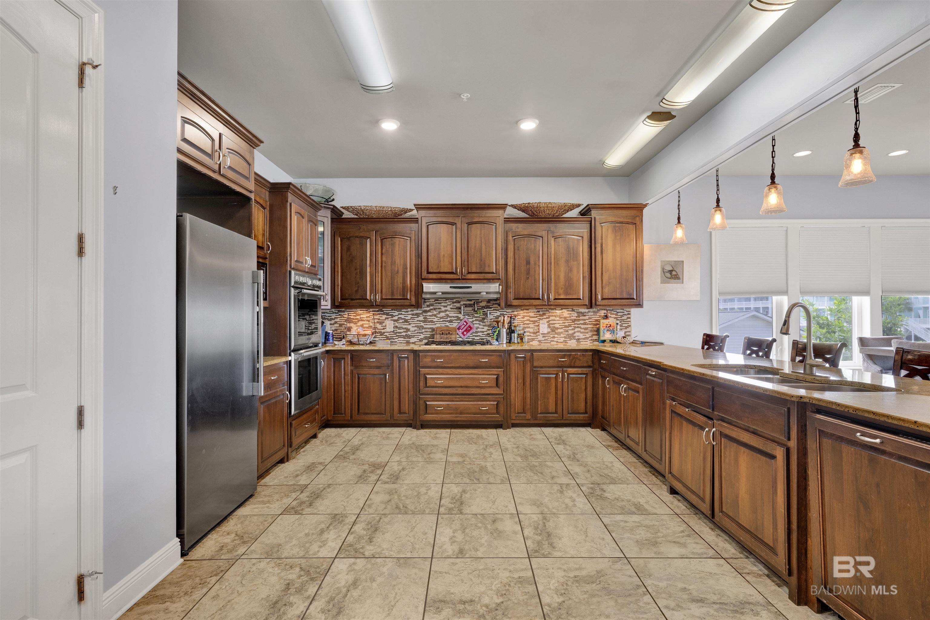 https://zimg.paragon.ice.com/ParagonImages/Property/PG/BCAR/397315/32/0/0/497c1b7814d997222a1788d1be158a69/7/fe589afcb9e034c4b2cd498256b3590e/397315-fb60c73e-7c16-41ab-b5ac-6eeb8344ab36.JPG