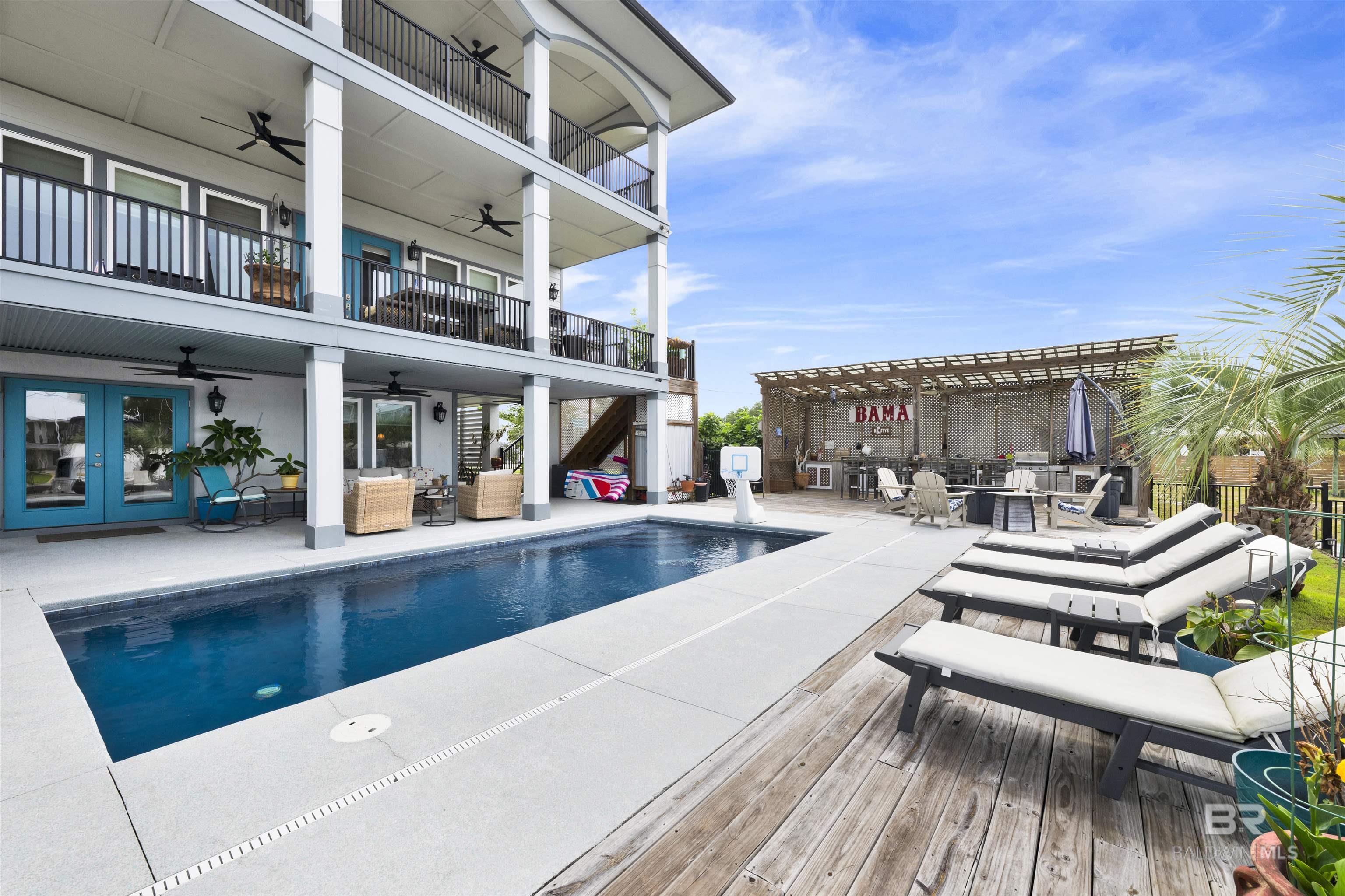 https://zimg.paragon.ice.com/ParagonImages/Property/PG/BCAR/397315/7/0/0/7bef0de8669cdcd6096fe3e55c4ab614/7/fe589afcb9e034c4b2cd498256b3590e/397315-3f83f563-edac-4cc1-b489-6098fc401330.JPG