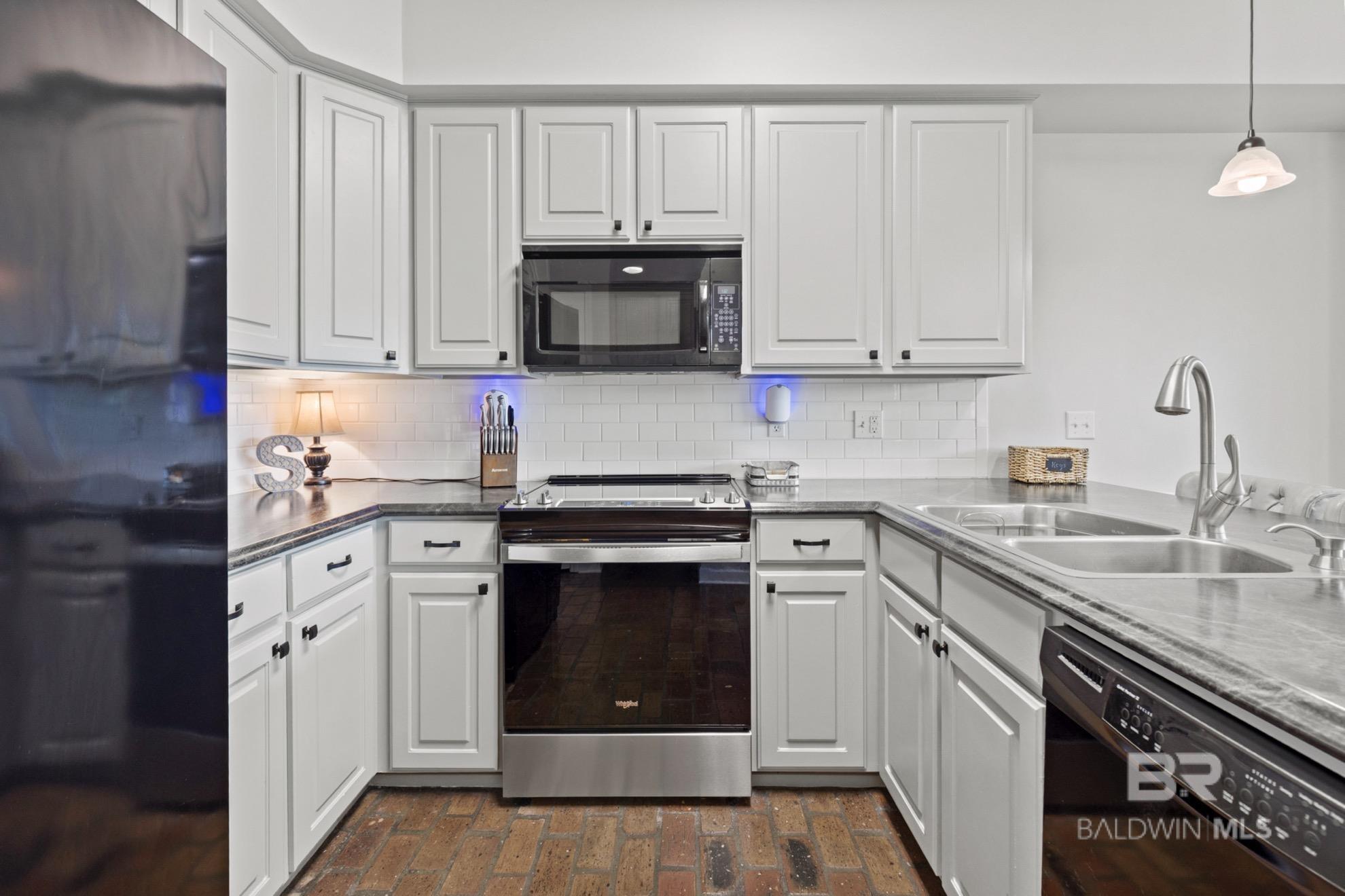 https://zimg.paragon.ice.com/ParagonImages/Property/PG/BCAR/397316/7/0/0/69b894b60a99bfe42808fd675a4b9ef4/7/58fe527642fbcde7d01f41e4e93d0127/397316-54917222-0e7d-4077-a6d3-c764def7854b.JPG