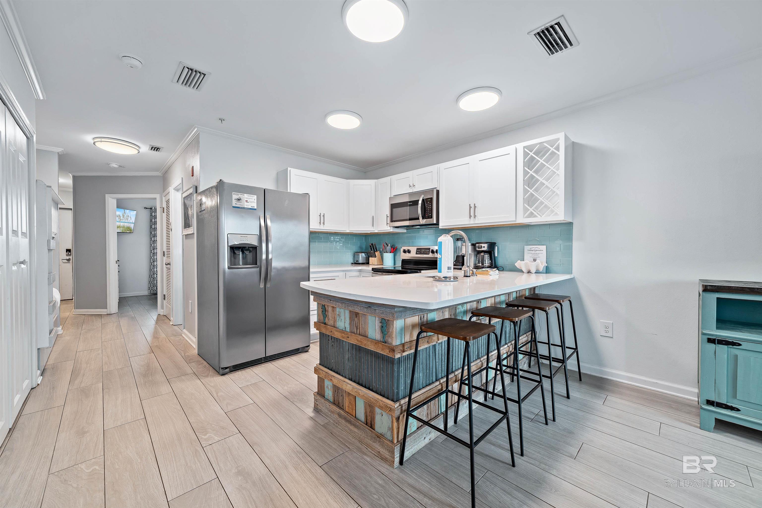 https://zimg.paragon.ice.com/ParagonImages/Property/PG/BCAR/397321/8/0/0/3d0da22903b2532a1ca521b2420922f7/7/cc0d87856350e33efca4fe9d10fa5a98/397321-bed2e15e-e73b-4640-a107-d3ac23533d80.JPG