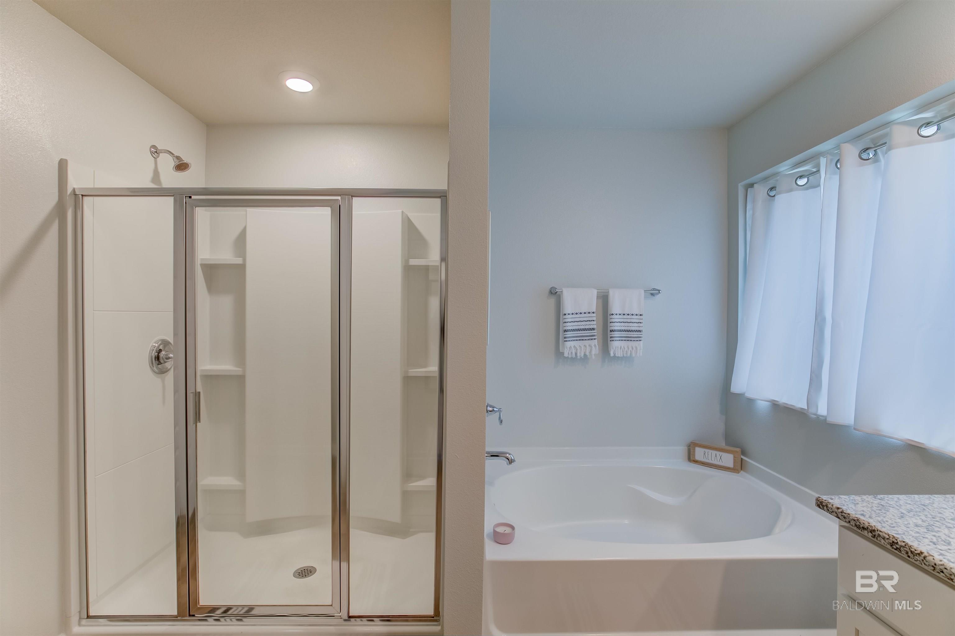 https://zimg.paragon.ice.com/ParagonImages/Property/PG/BCAR/397324/24/0/0/a63a175903d7c213ae065a0fc8ba7650/7/61c1c8d41292b673c649790d1284ec88/397324-6afa90b9-7c07-45e1-87a0-8633b9451b32.JPG