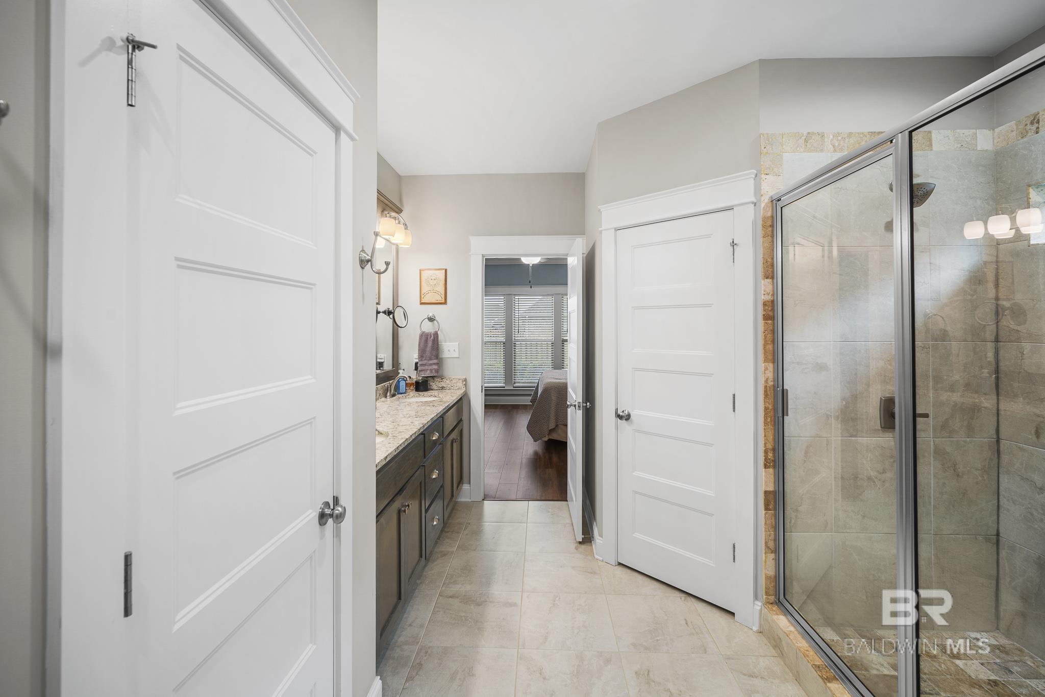 https://zimg.paragon.ice.com/ParagonImages/Property/PG/BCAR/397327/20/0/0/71734ac0bd5f0038f8d00ecca6e9f07c/7/37524bd121905f383fc4cc6dc94064b8/397327-ad636625-b049-46b5-8e77-e3c8e51295e0.JPG