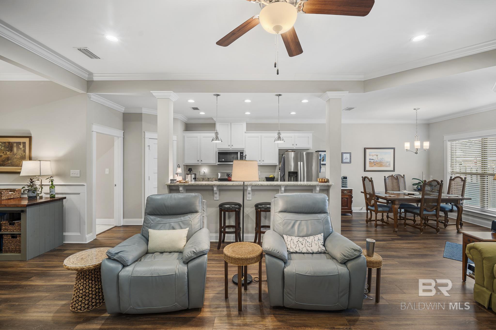 https://zimg.paragon.ice.com/ParagonImages/Property/PG/BCAR/397327/8/0/0/ceb277c9898eb71516b7c2a6fac53f87/7/37524bd121905f383fc4cc6dc94064b8/397327-262fbcf0-c20c-456c-8503-e412b5aa6efd.JPG
