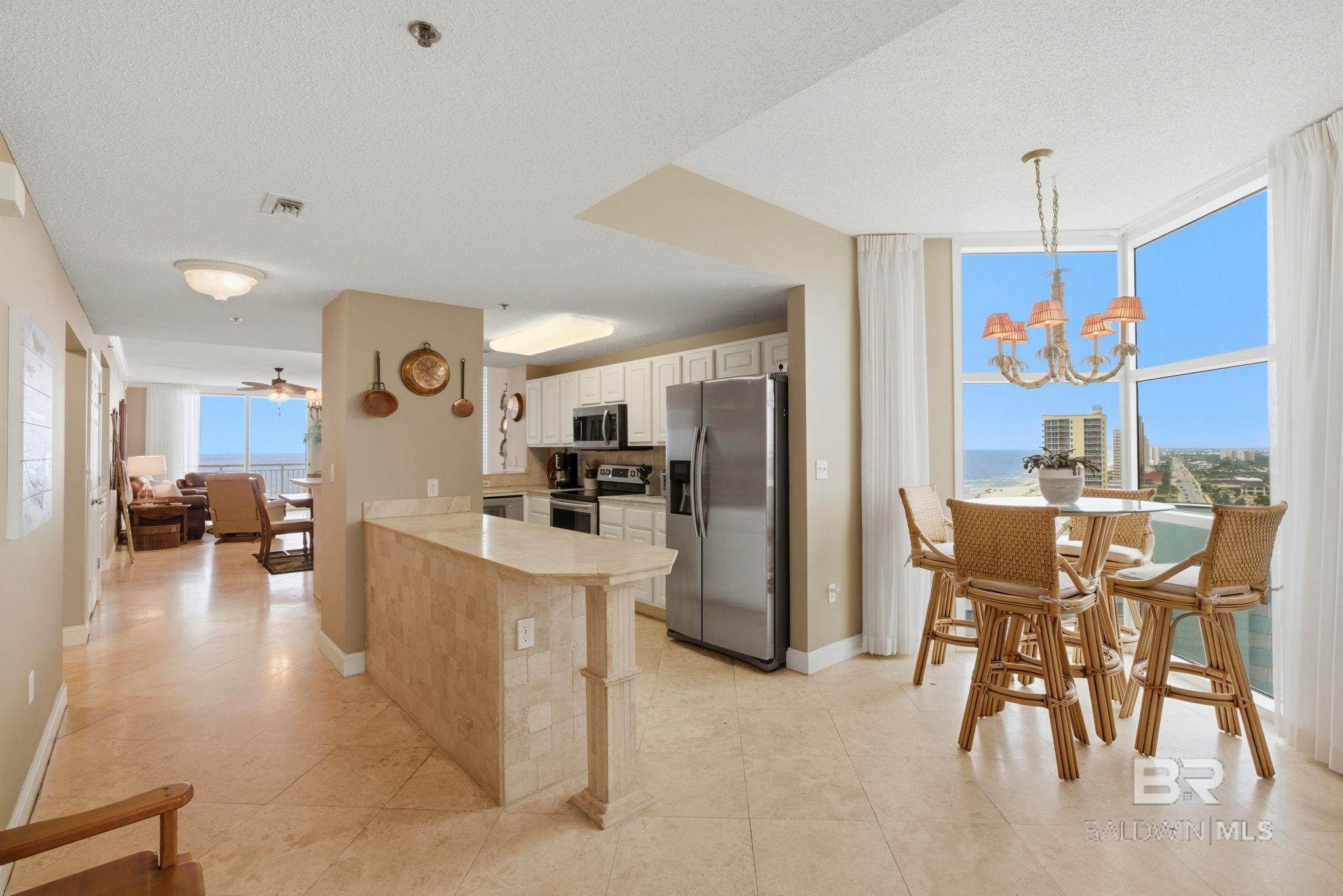 https://zimg.paragon.ice.com/ParagonImages/Property/PG/BCAR/397328/1/0/0/e2dcee688e9b1adf273ba860aabe89b0/7/8982c3d4400d09c5a6e6d790204a84e5/397328-407c823a-5a2f-4cdd-9cdd-4a09a2c79d6b.JPG