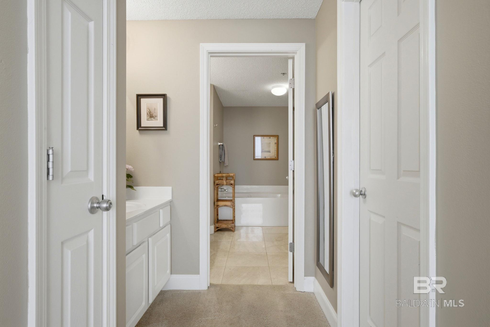 https://zimg.paragon.ice.com/ParagonImages/Property/PG/BCAR/397328/20/0/0/3340415edb79bba9c67bb5c6a8339166/7/8982c3d4400d09c5a6e6d790204a84e5/397328-bc7a1d29-bb36-46af-9cfe-e135297212f2.JPG