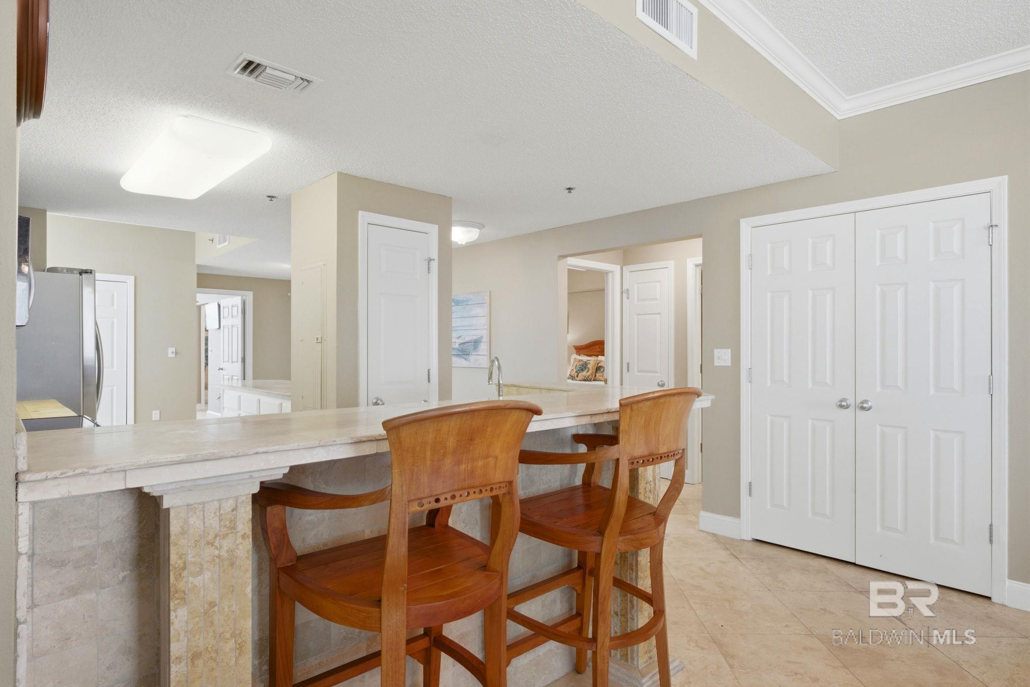 https://zimg.paragon.ice.com/ParagonImages/Property/PG/BCAR/397328/25/0/0/083de4f69394f62890a3b5c7659cd779/7/8982c3d4400d09c5a6e6d790204a84e5/397328-54338aeb-9097-4f1d-a179-4d507a185c76.JPG