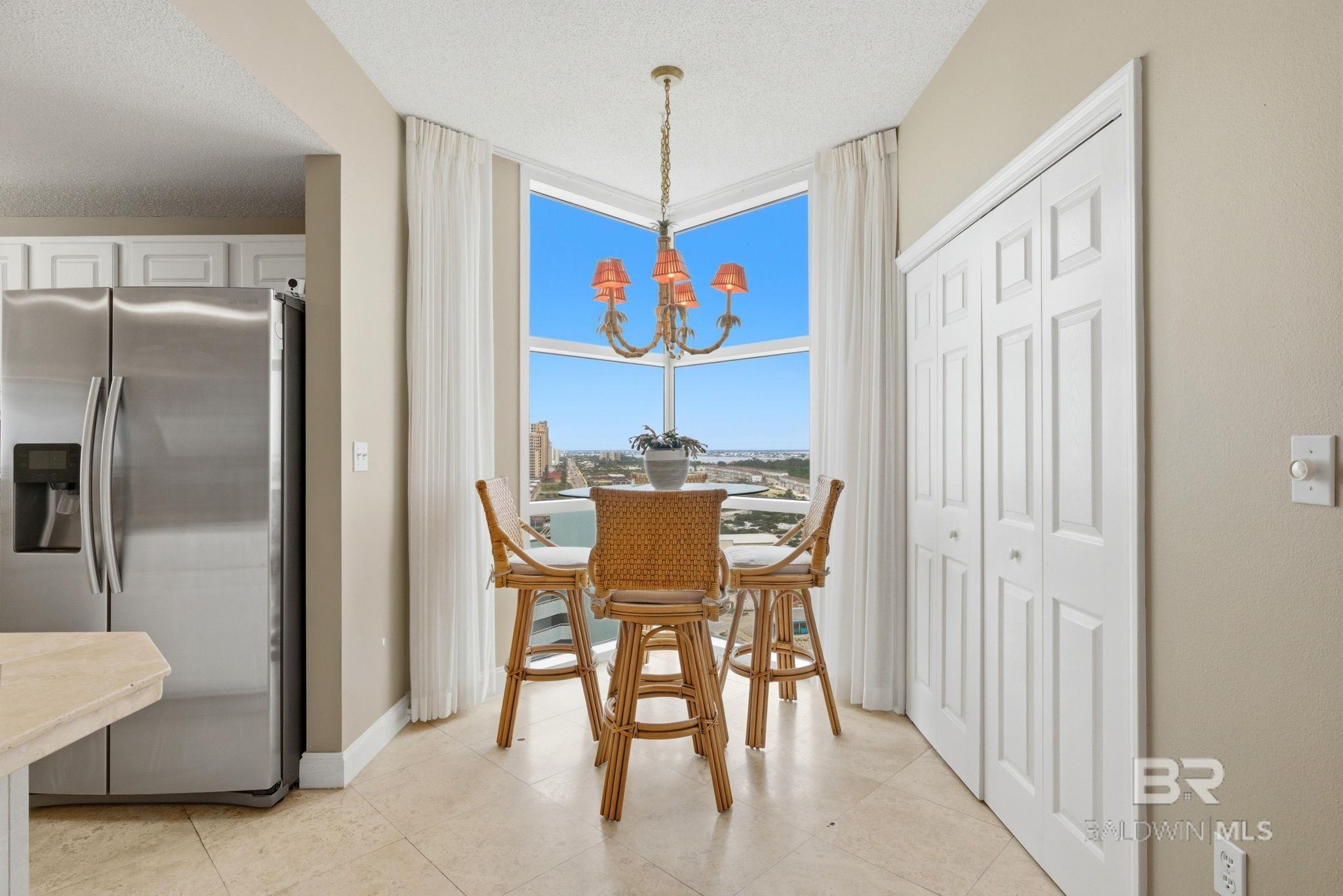 https://zimg.paragon.ice.com/ParagonImages/Property/PG/BCAR/397328/4/0/0/a0a57c4868899c501bed5a66e4bf238d/7/8982c3d4400d09c5a6e6d790204a84e5/397328-b4037598-7c1c-4a71-b16a-eaa0330139b4.JPG
