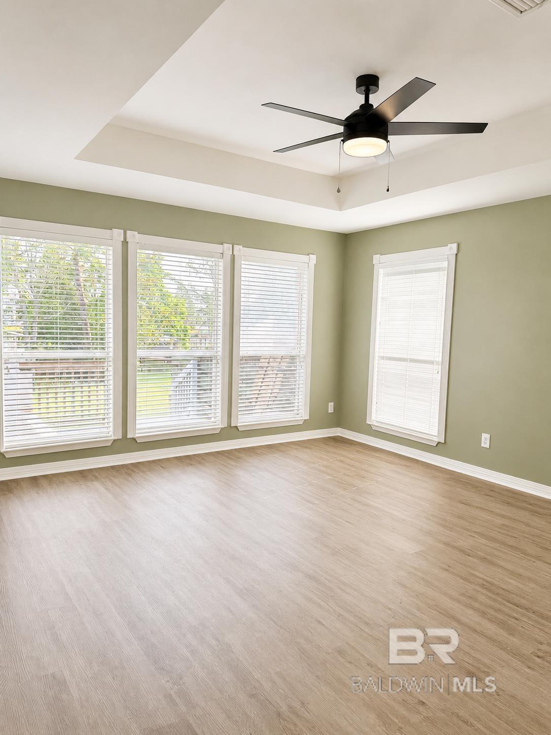 https://zimg.paragon.ice.com/ParagonImages/Property/PG/BCAR/397351/9/0/0/74ff7a457e5ec860c3dd17f2ae04dca3/7/86d7c8caff8fc7a54eddf731313922af/397351-3cf754b7-b20d-4867-85e5-07dc8a6c38f8.JPG