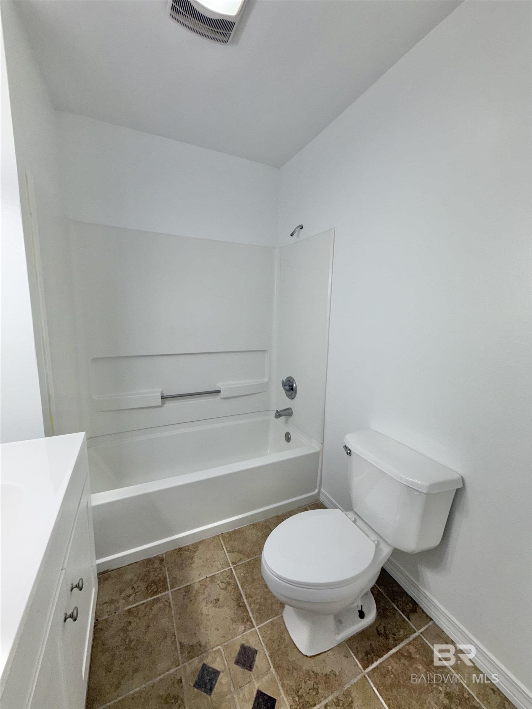 https://zimg.paragon.ice.com/ParagonImages/Property/PG/BCAR/397367/12/0/0/b6a14d321a15bdfea6a29e72c912c953/7/2a29329b11e5863df1e6b8127a231e78/397367-51c56495-dfe2-48c6-a4f1-66de5b8d922b.JPG
