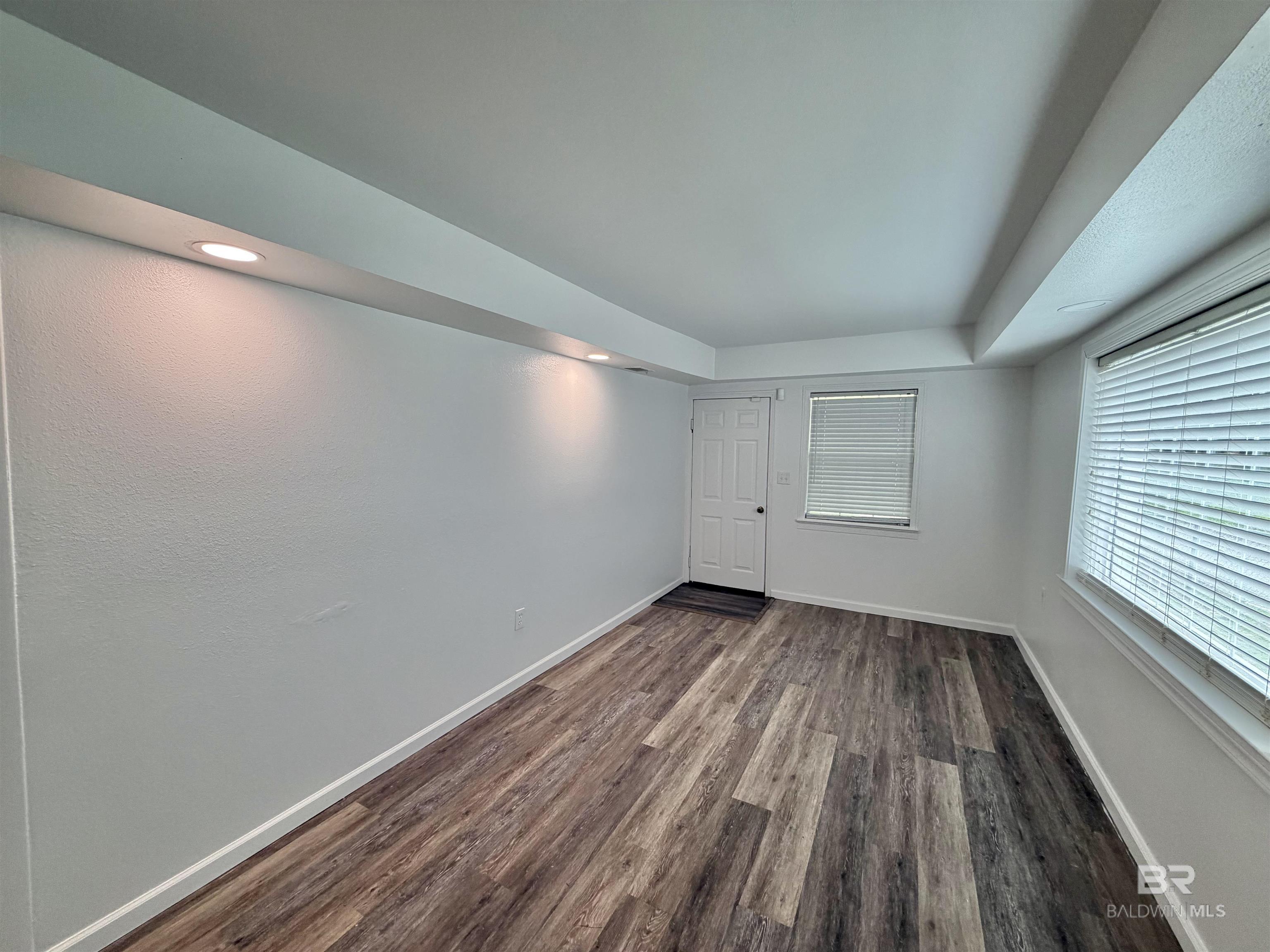 https://zimg.paragon.ice.com/ParagonImages/Property/PG/BCAR/397367/2/0/0/dd79c3a7e4c0847d1ecbaed306b78173/7/2a29329b11e5863df1e6b8127a231e78/397367-61eabbf2-88a3-4176-9f1d-52842ce3a42b.JPG