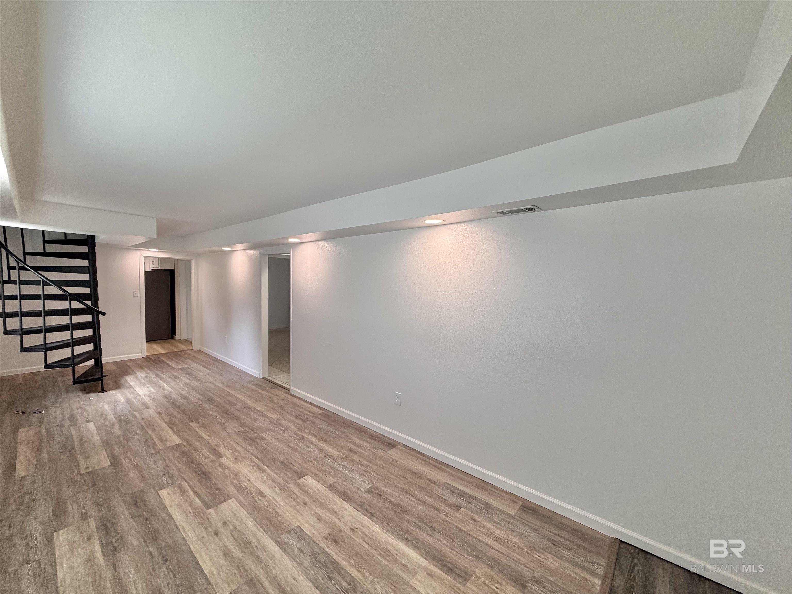 https://zimg.paragon.ice.com/ParagonImages/Property/PG/BCAR/397367/3/0/0/4878a6d4bf6b8a8335b33fd6bc01a609/7/2a29329b11e5863df1e6b8127a231e78/397367-df150c7c-712b-4bb0-87f8-aaecb0f4fa6a.JPG