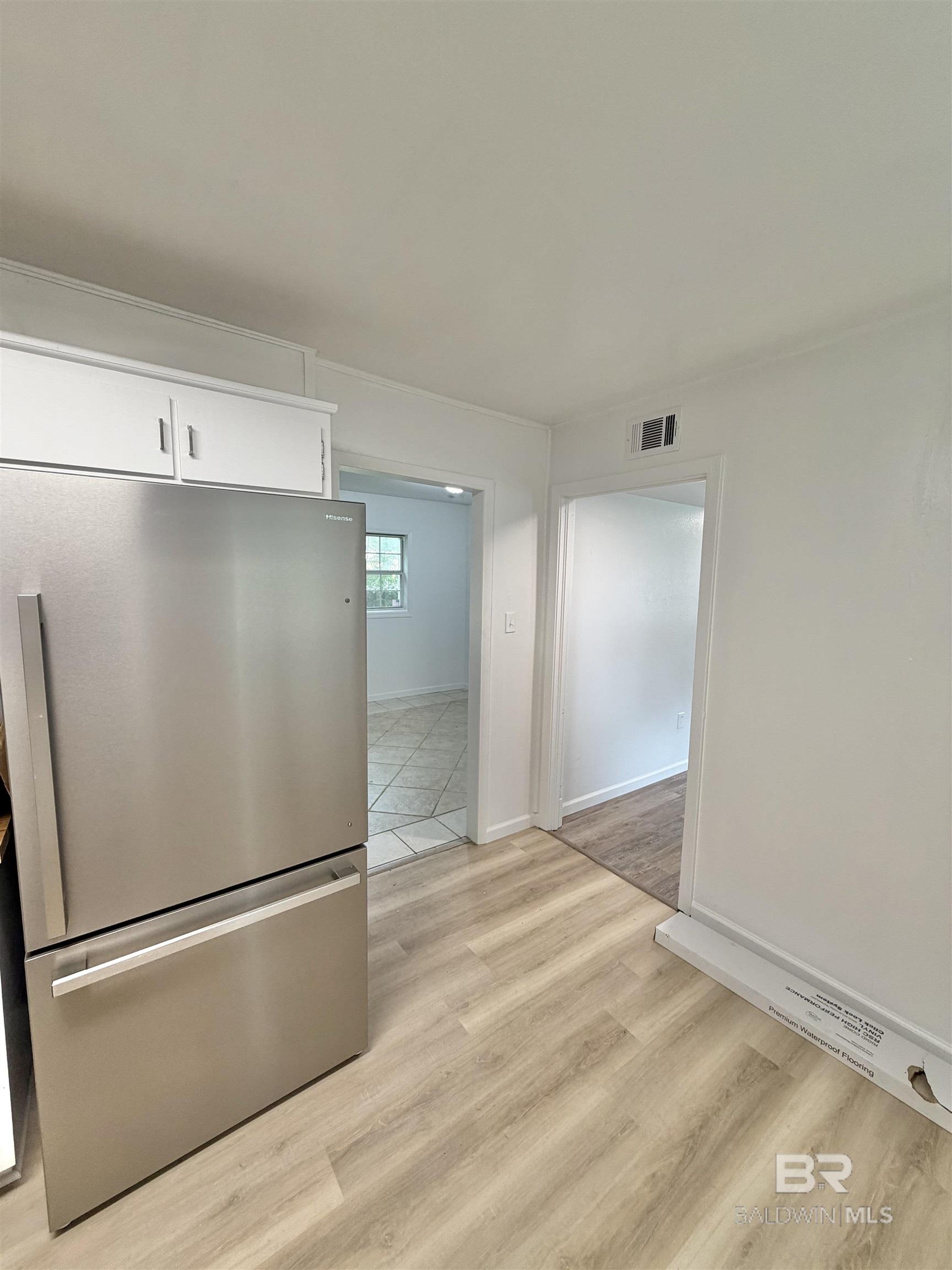 https://zimg.paragon.ice.com/ParagonImages/Property/PG/BCAR/397367/5/0/0/8b4dcb951eadcaef2acbabed6fb48df2/7/2a29329b11e5863df1e6b8127a231e78/397367-31d98f5e-cc82-4ff1-93bf-394fe02780f1.JPG