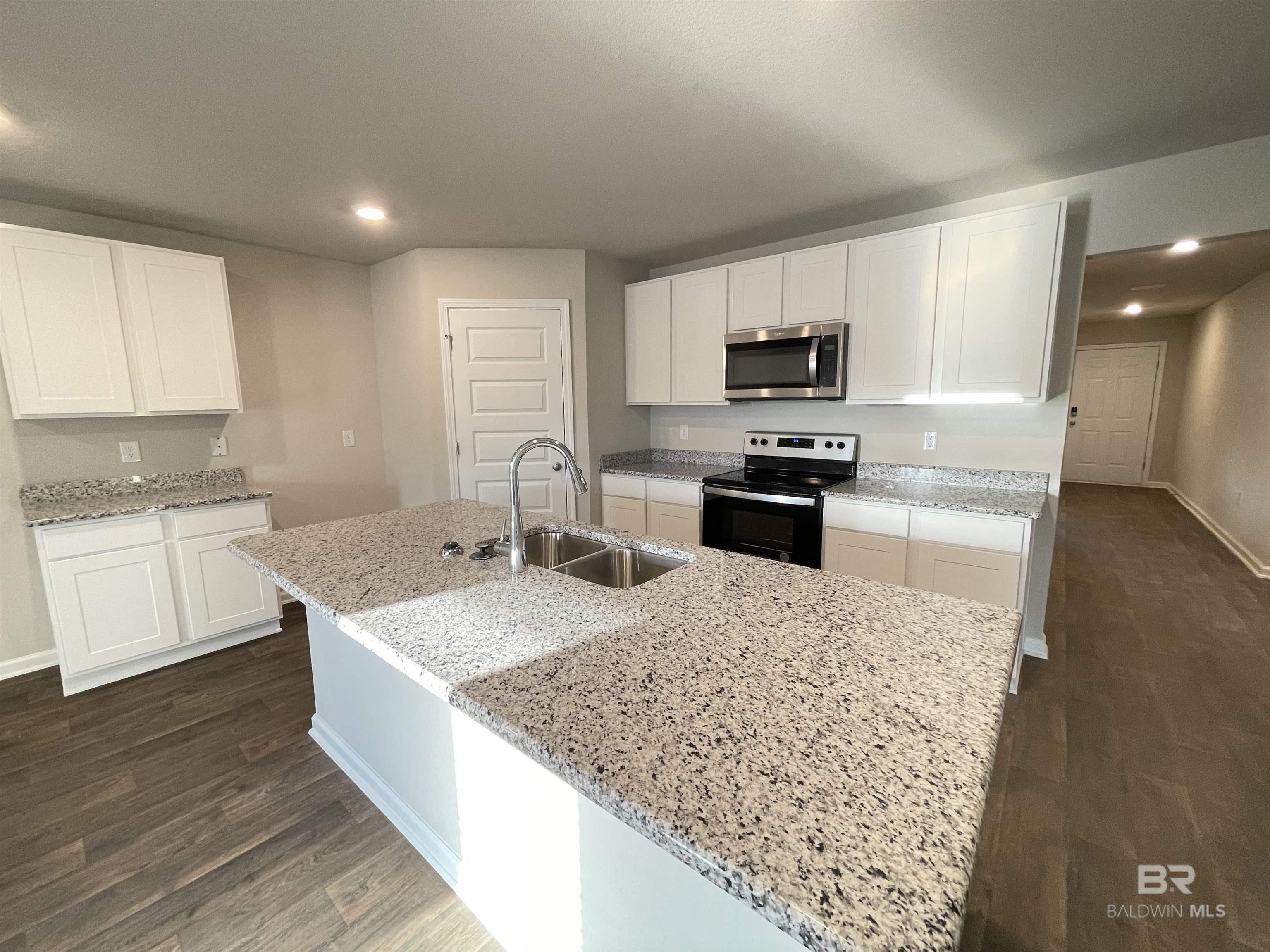 https://zimg.paragon.ice.com/ParagonImages/Property/PG/BCAR/397369/1/0/0/2427008e5c392a448b96c1c0b6d6289a/7/33a299365bdb8c12b2504ef20287dacb/397369-C9C9F2C3-8309-43A5-9975-1CE9AF40E73D.JPG