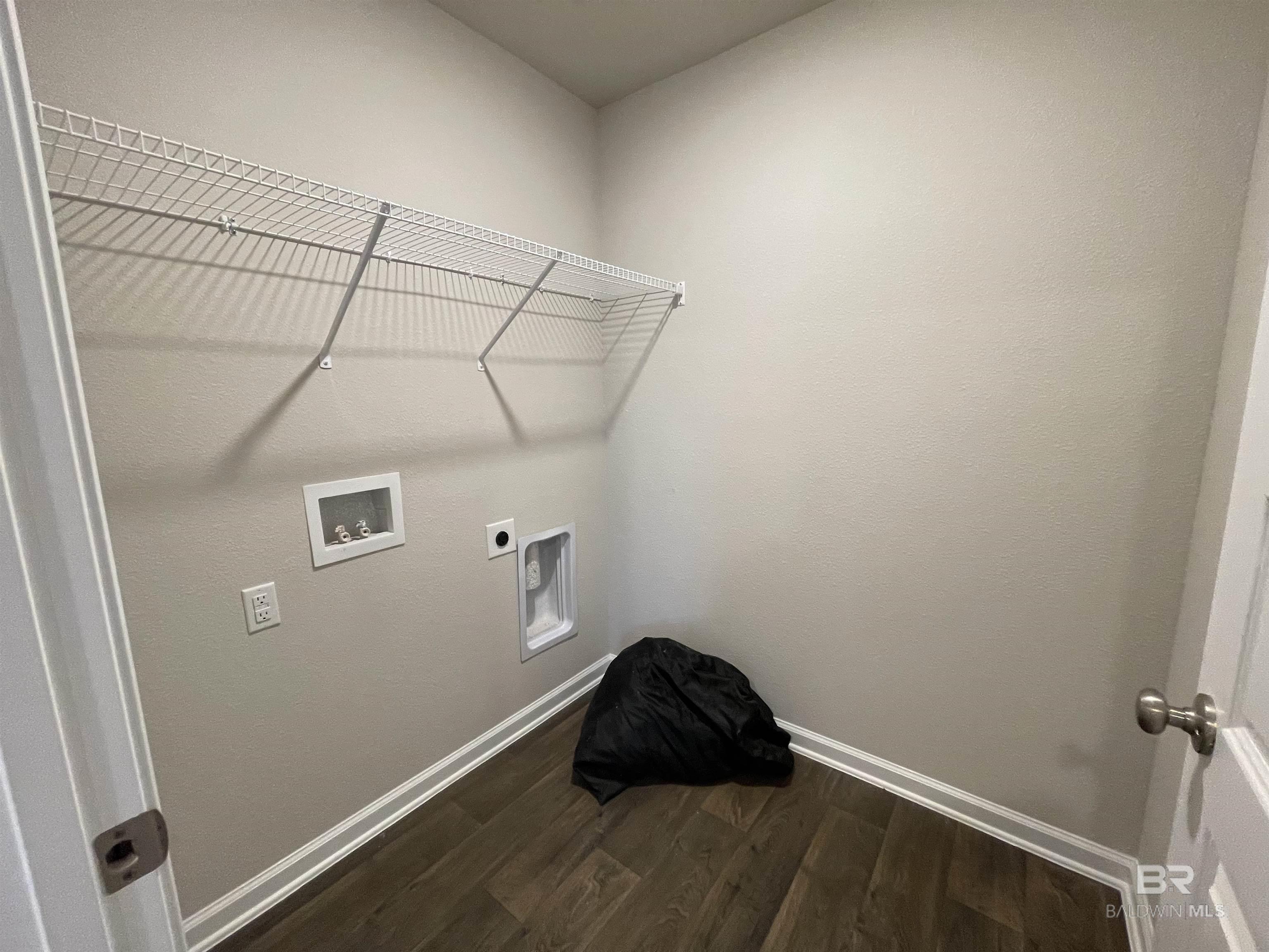 https://zimg.paragon.ice.com/ParagonImages/Property/PG/BCAR/397369/12/0/0/ce012b0227f64103083e828d6bb5fd89/7/33a299365bdb8c12b2504ef20287dacb/397369-56D2262E-E0F3-4C79-9BDB-985ADDF6777F.JPG