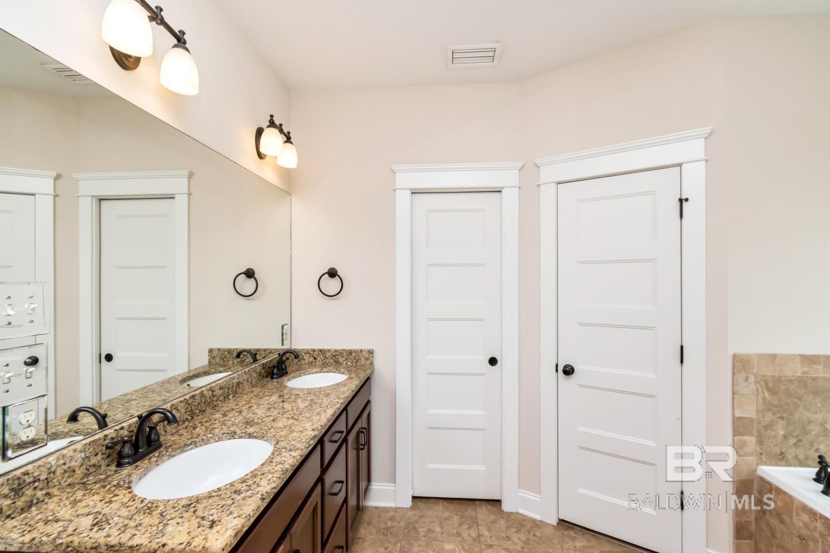 https://zimg.paragon.ice.com/ParagonImages/Property/PG/BCAR/397370/15/0/0/07b8911ac2f60a2c308dacb08f8a05af/7/38b2bf4e0ee04edcf32507197ff46340/397370-91a555d6-0af7-4a70-9ef1-3b33bae3cc84.JPG