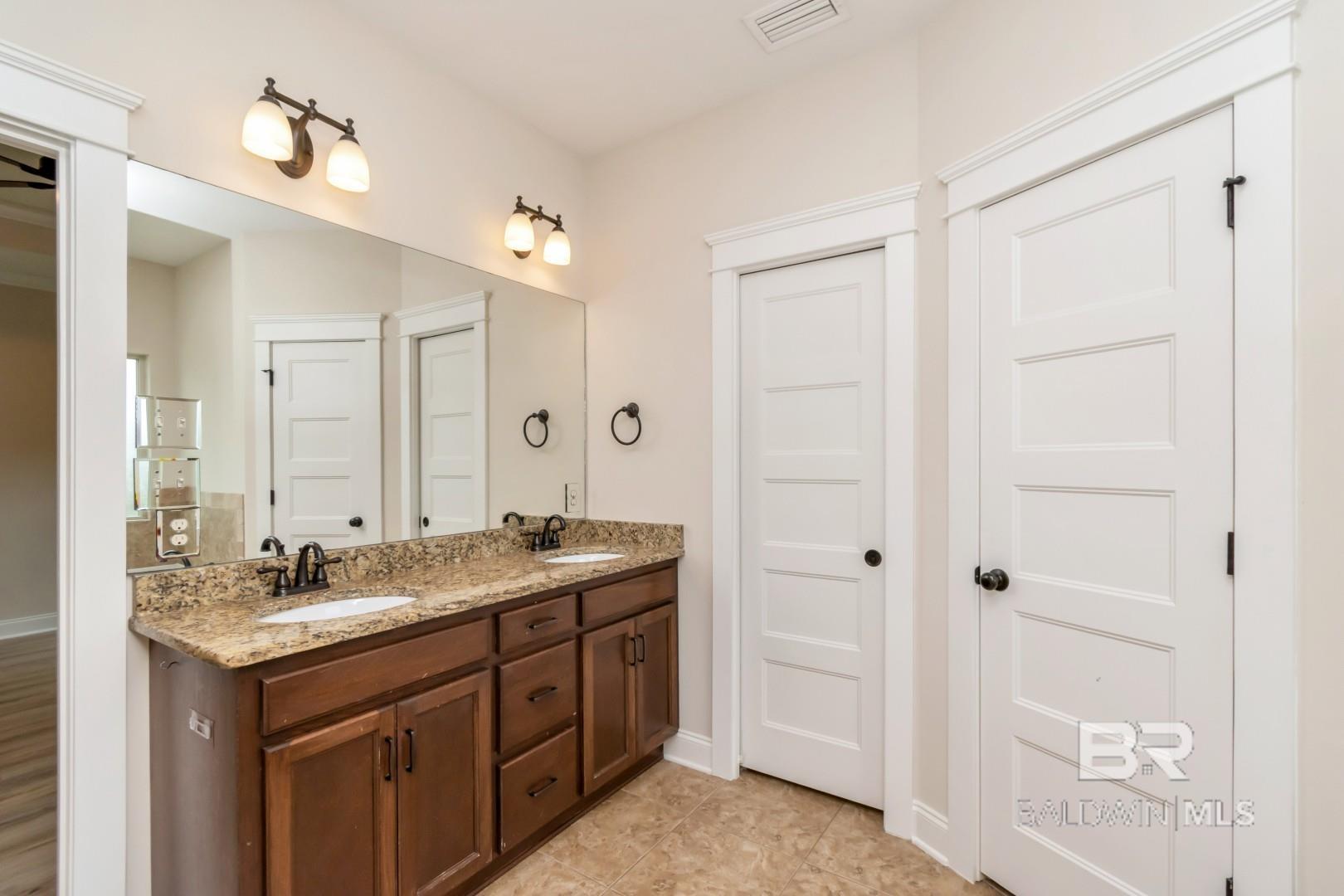 https://zimg.paragon.ice.com/ParagonImages/Property/PG/BCAR/397370/18/0/0/752acc61d9b29f783c1263f96c064045/7/38b2bf4e0ee04edcf32507197ff46340/397370-17a064e1-d7cd-4cbf-b6d2-22b0b14d4ed3.JPG