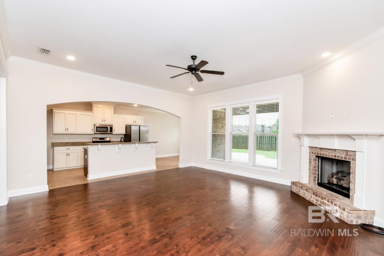 https://zimg.paragon.ice.com/ParagonImages/Property/PG/BCAR/397370/2/0/0/4013200d89fcb4d4e3c47edb3d7e185f/7/38b2bf4e0ee04edcf32507197ff46340/397370-76f659b3-8063-4ea7-b481-b6bac8ffbf47.JPG